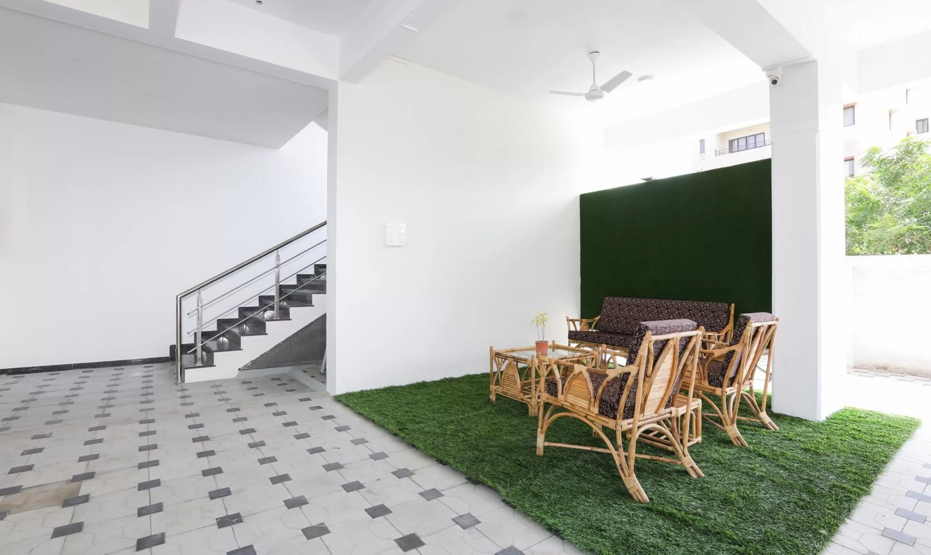 Seating area in Treebo Sapphire Studio