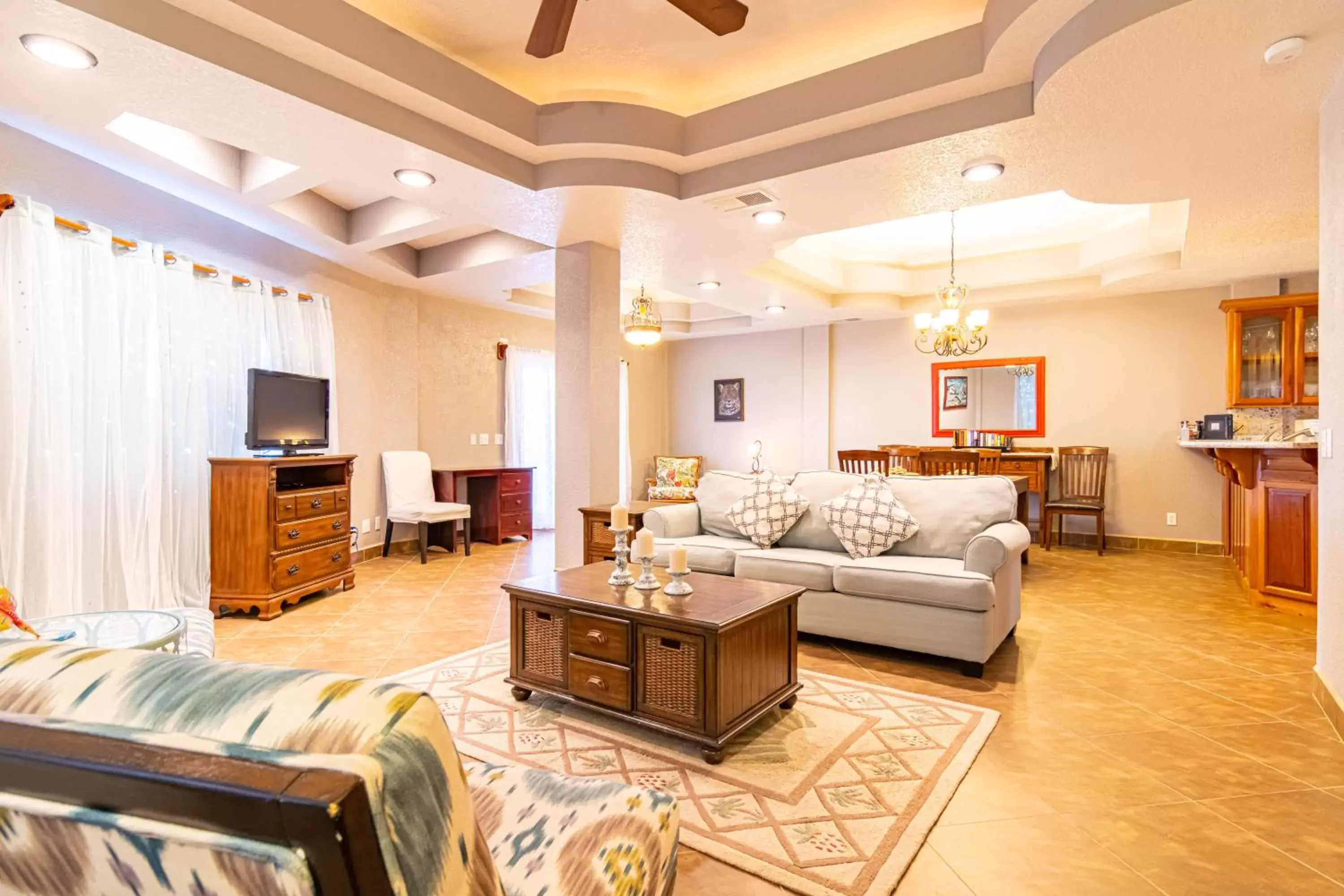 Two-Bedroom Suite in Lighthouse Beach Villas Two-Bedroom Suite in Lighthouse Beach Villas