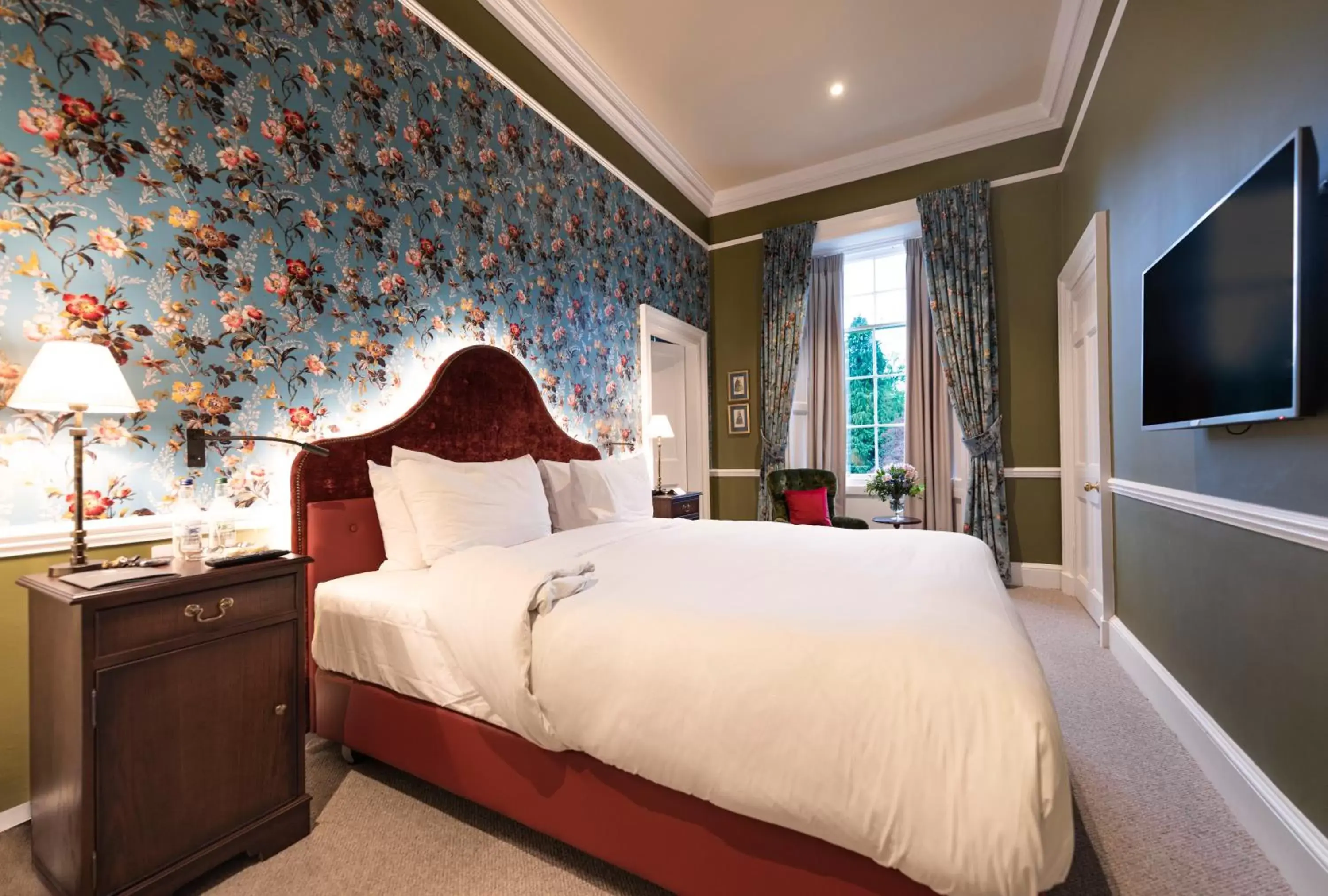 Castle King Room in SCHLOSS Roxburghe, part of Destination by Hyatt Castle King Room in SCHLOSS Roxburghe, part of Destination by Hyatt