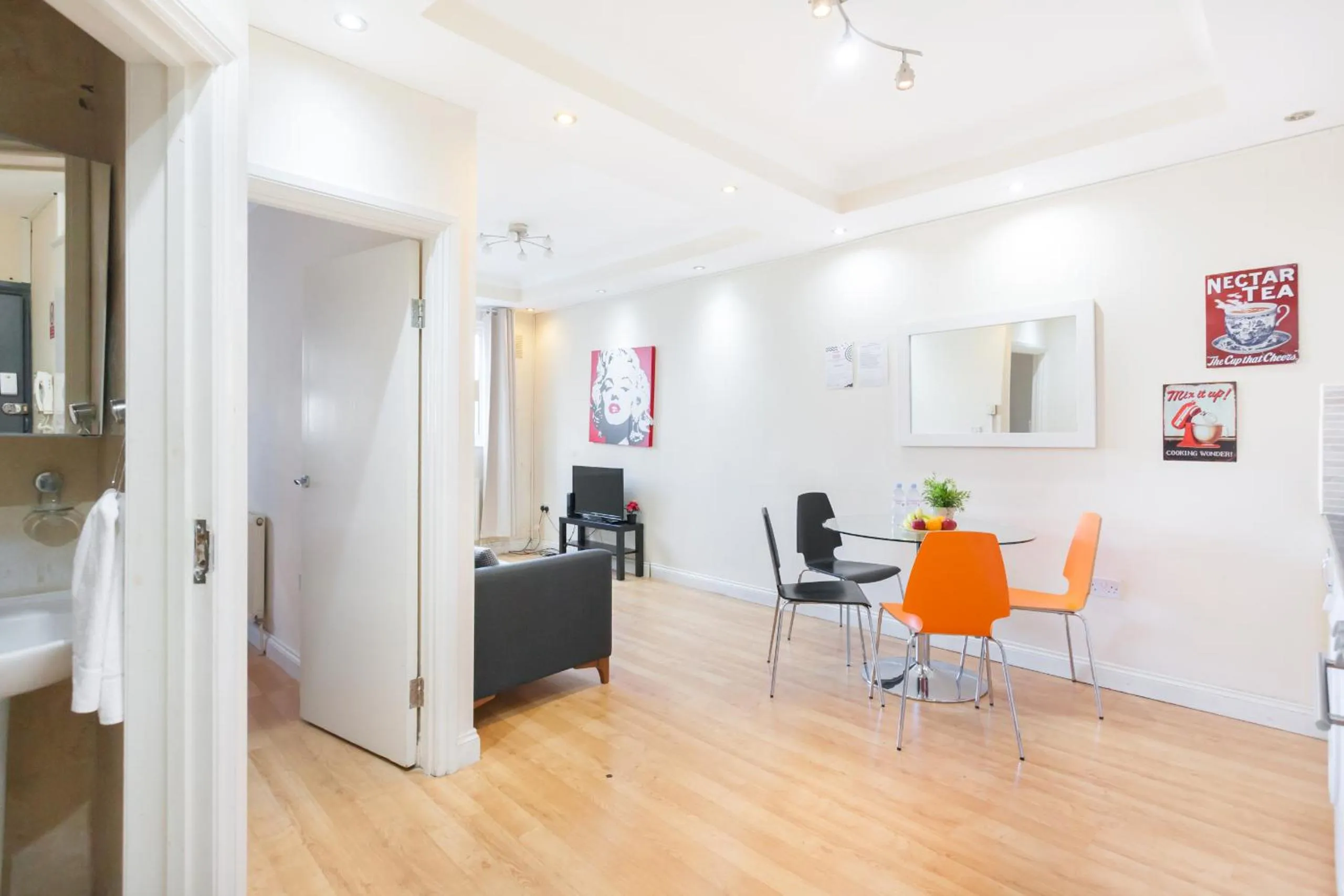 Dining area in Kings Cross Prime Stay Apartments