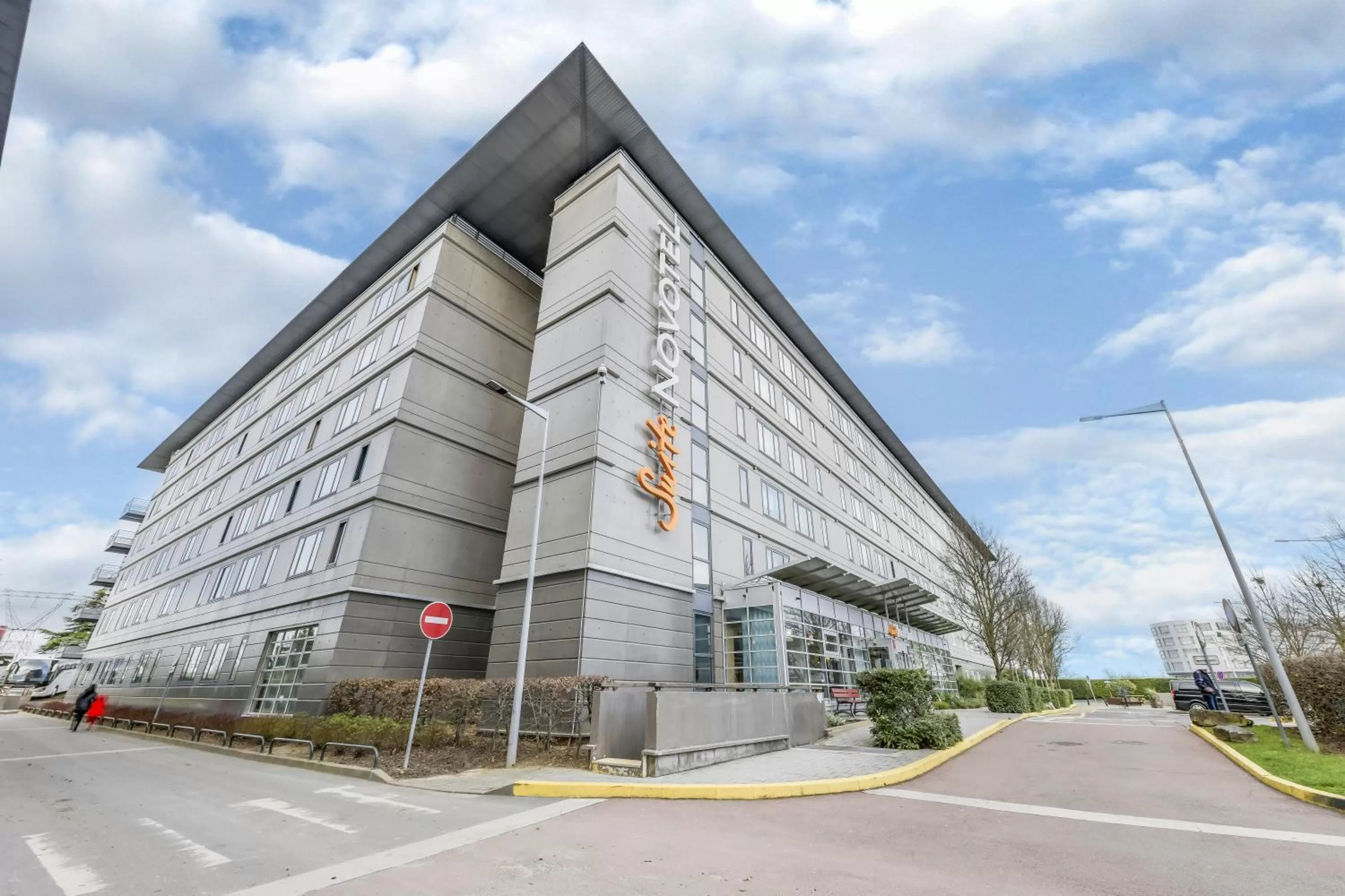 Property building in Novotel Suites Paris CDG Airport Villepinte