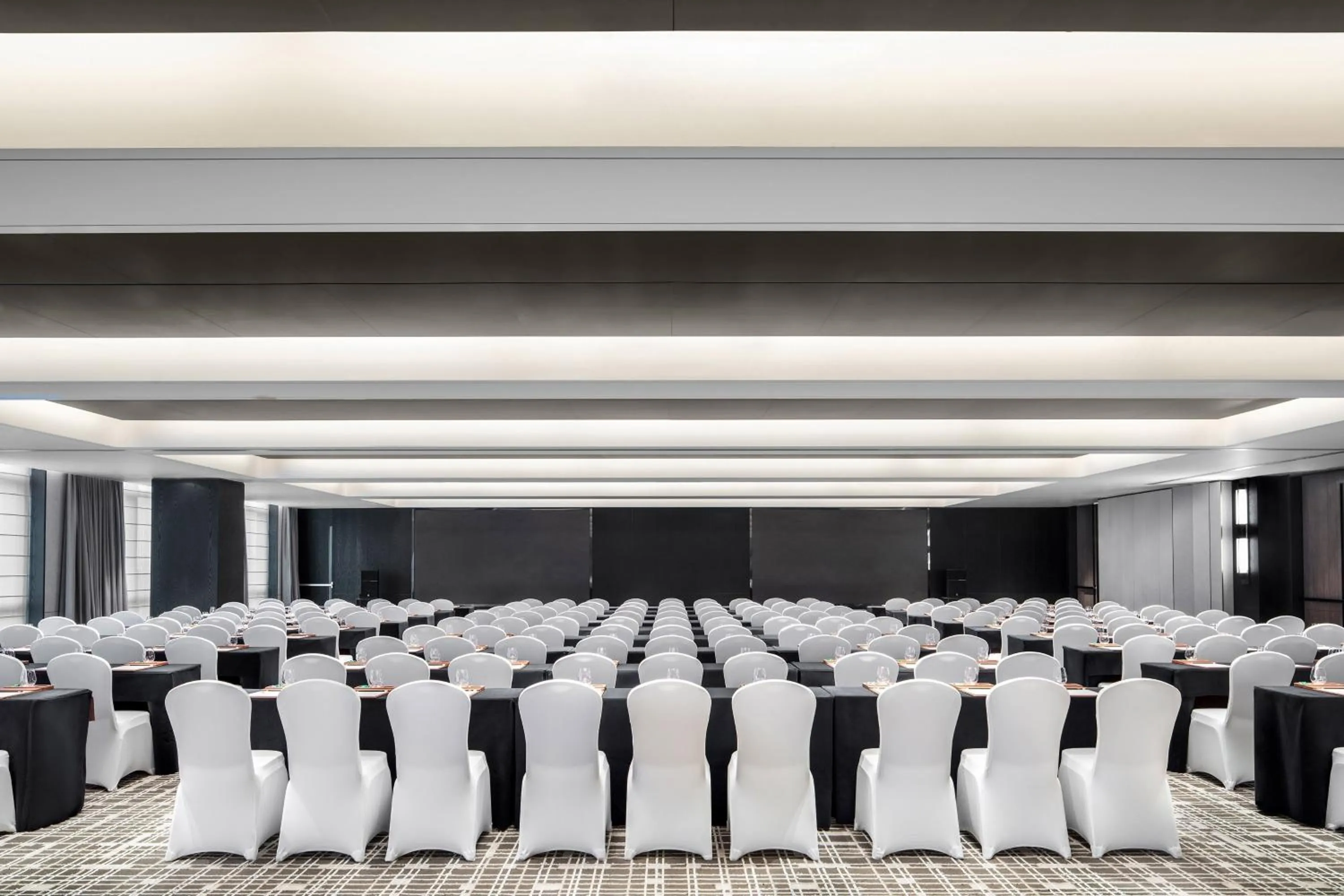 Meeting/conference room in Four Points by Sheraton Chengdu Tianfu New Area