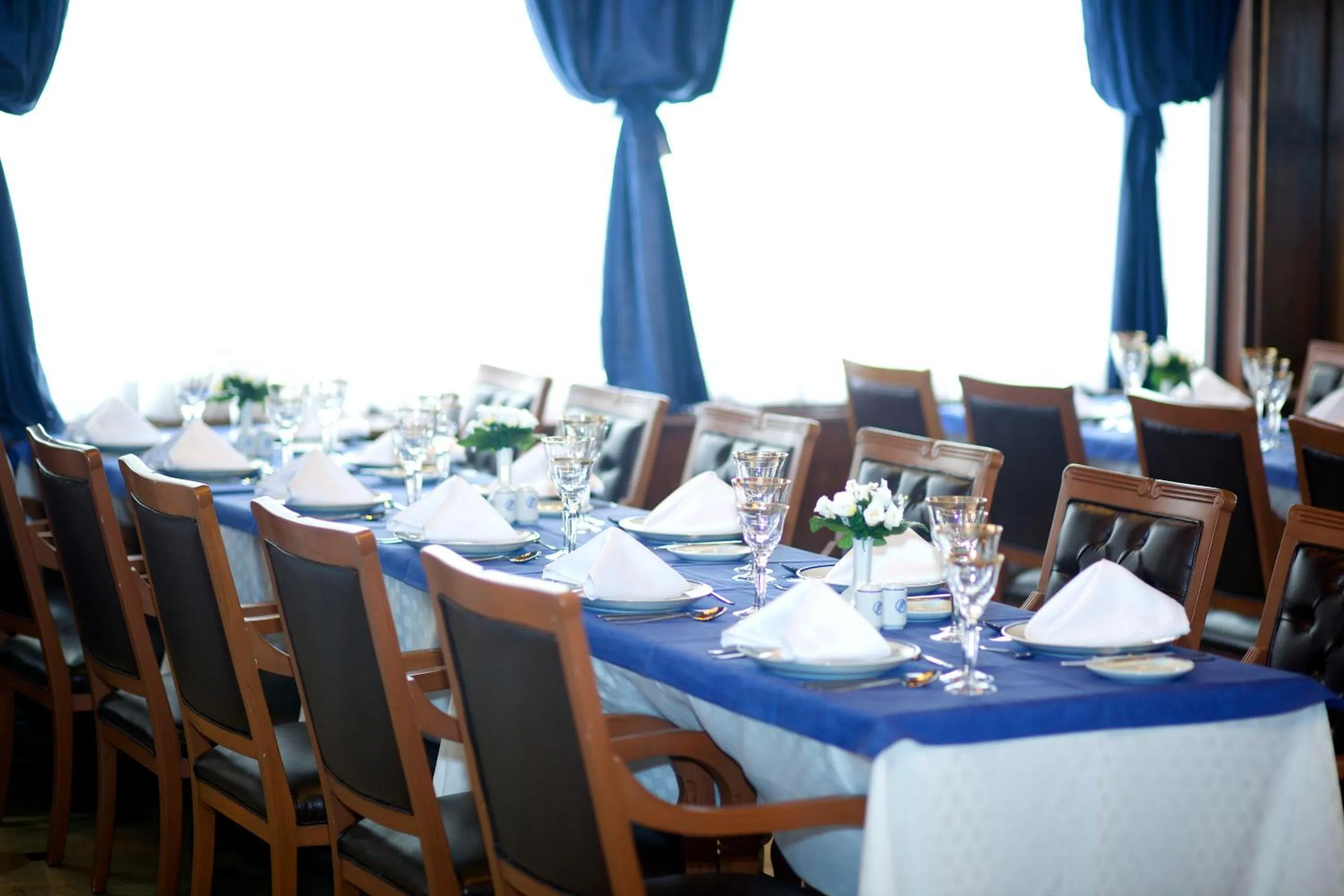 Restaurant/places to eat in Fuar Hotel