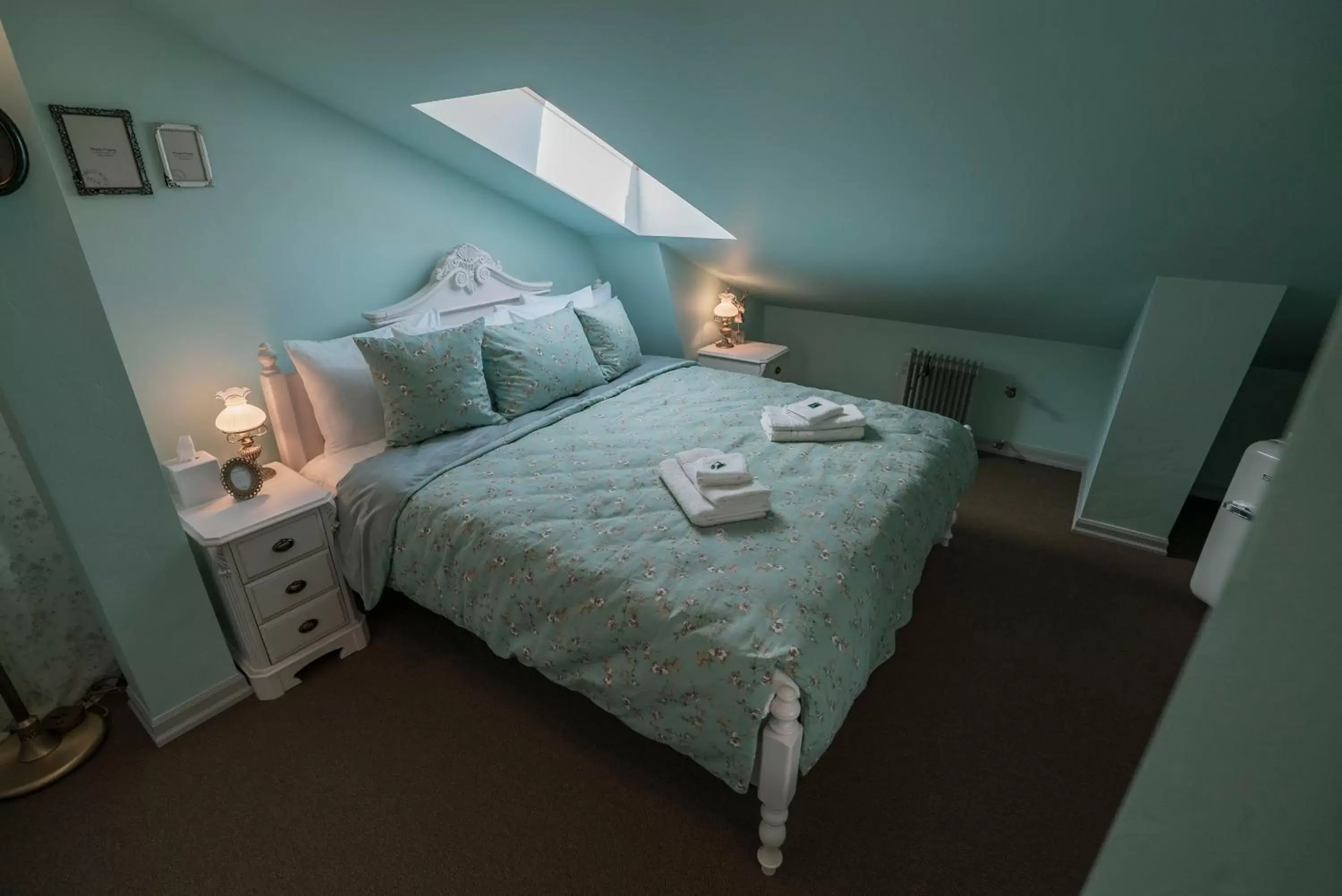 Double Room Attic in Roze Villa Double Room Attic in Roze Villa