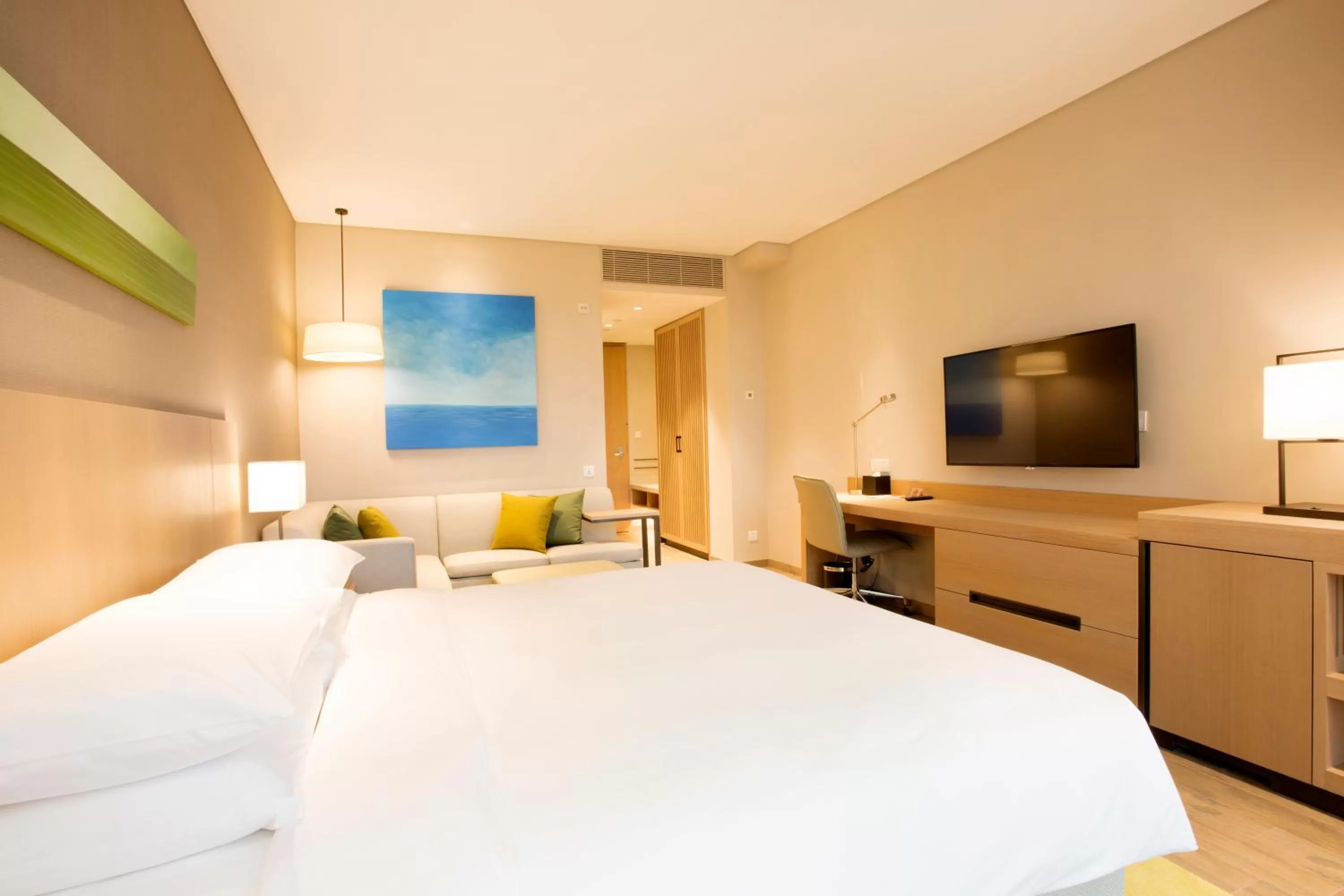 Photo of the whole room, Bed in Hyatt Place Sanya City Center