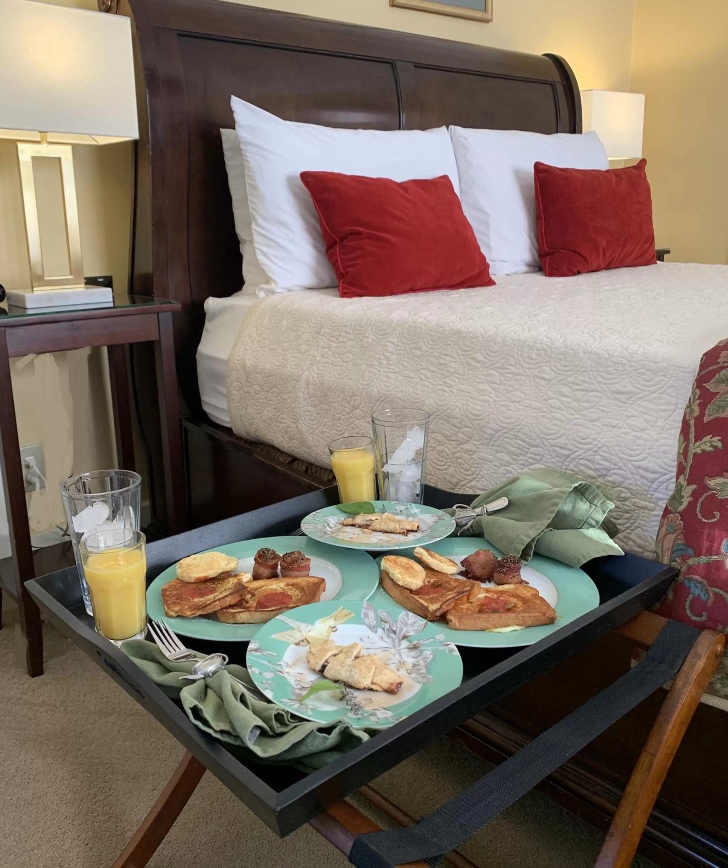Food and drinks, Bed in Bayberry Inn B&B and Oregon Wellness Retreat