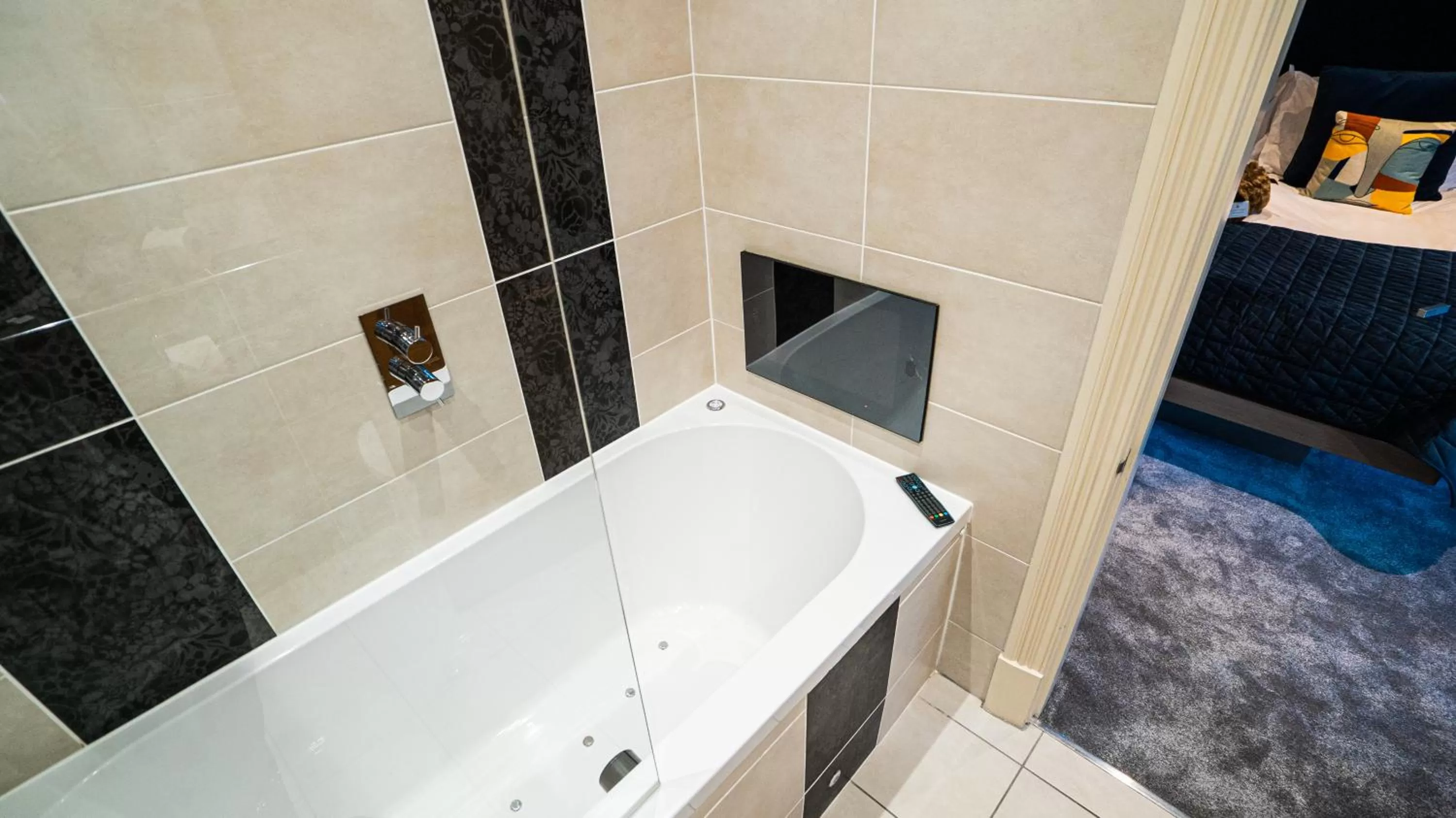 Shower in The Cranleigh Boutique