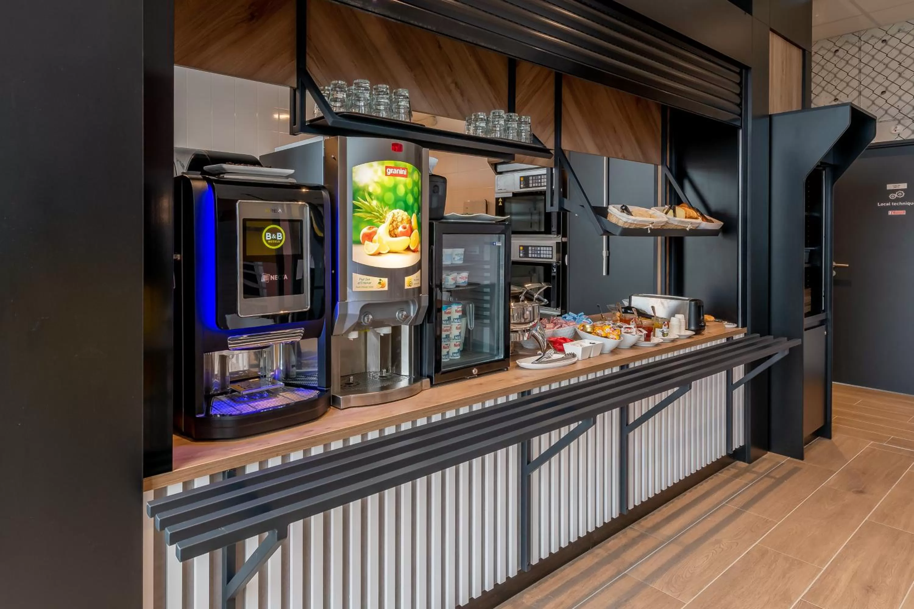 Breakfast in B&B HOTEL Champigny-sur-Marne