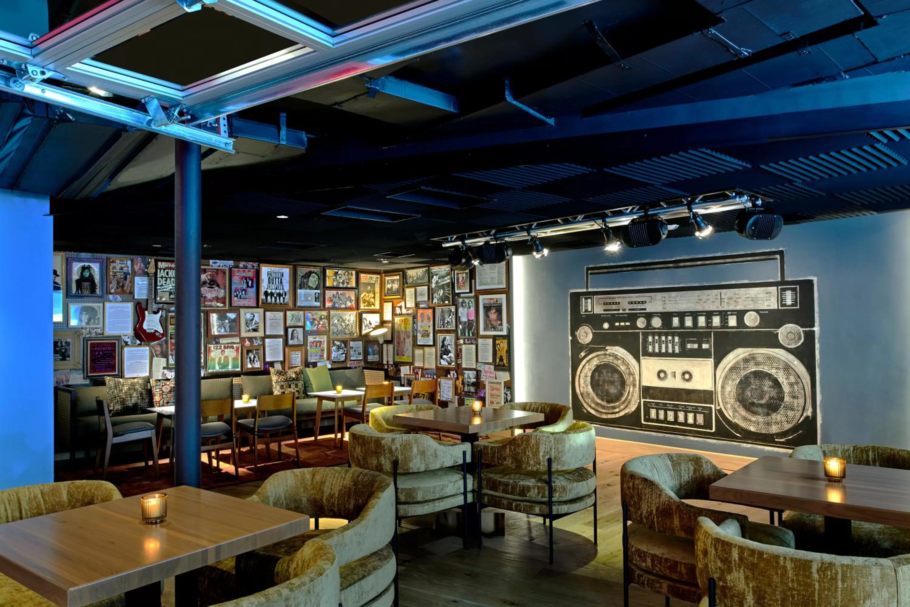 Nightclub / DJ in Hotel Ziggy On Sunset