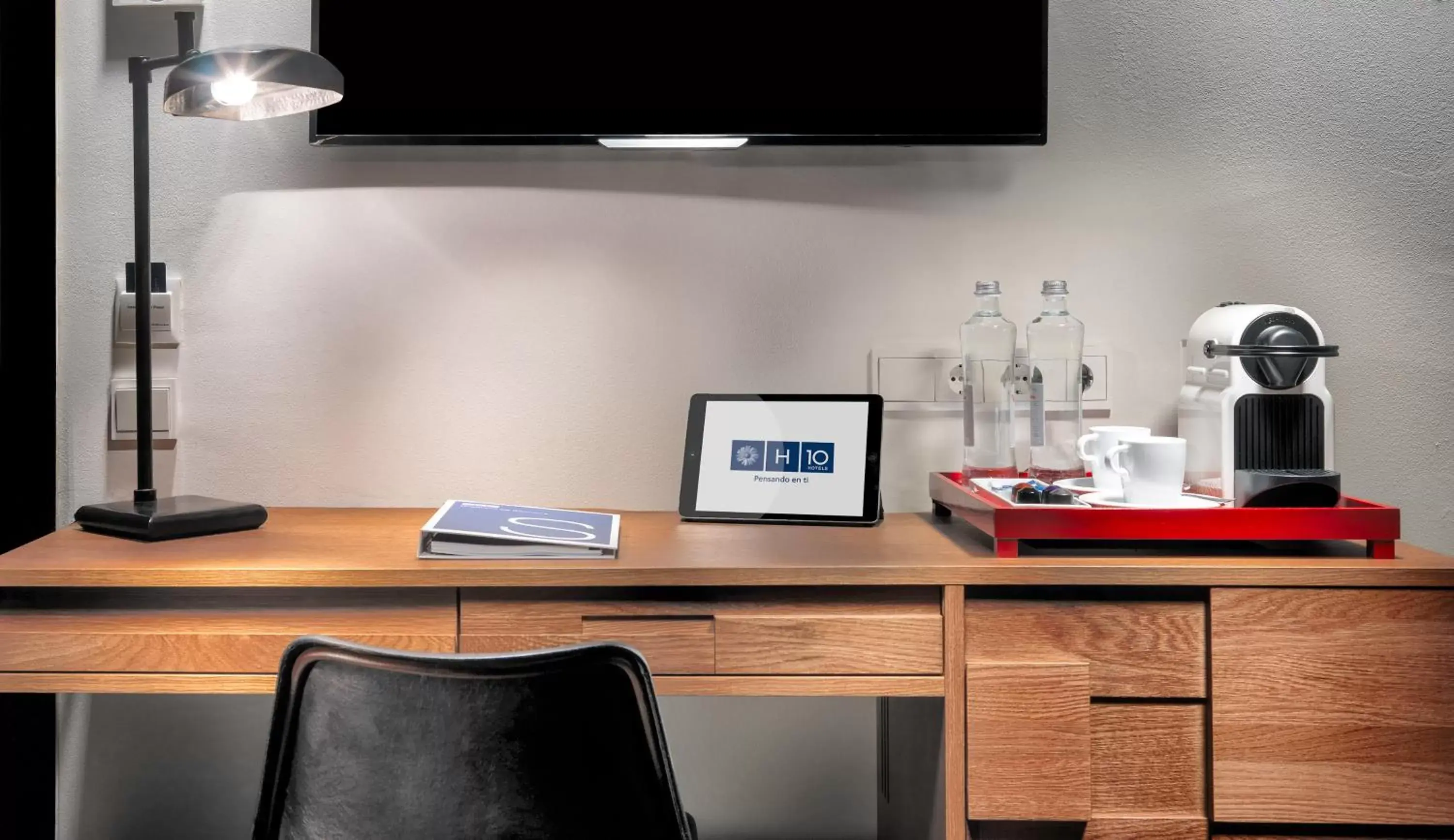 Deluxe Double Room with Terrace with Jacuzzi in H10 Metropolitan 4* Sup Deluxe Double Room with Terrace with Jacuzzi in H10 Metropolitan 4* Sup