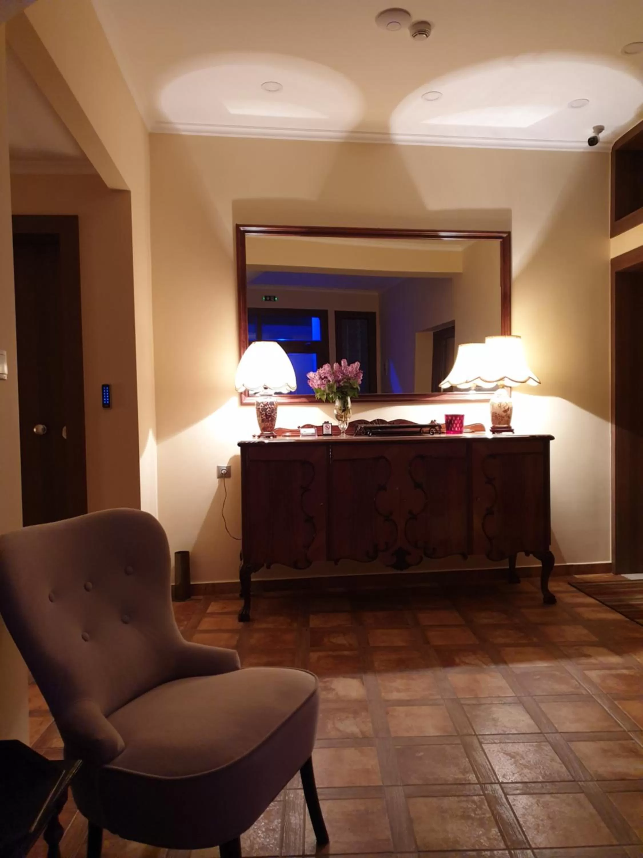 Lobby or reception in Mondeus Inn Luxury