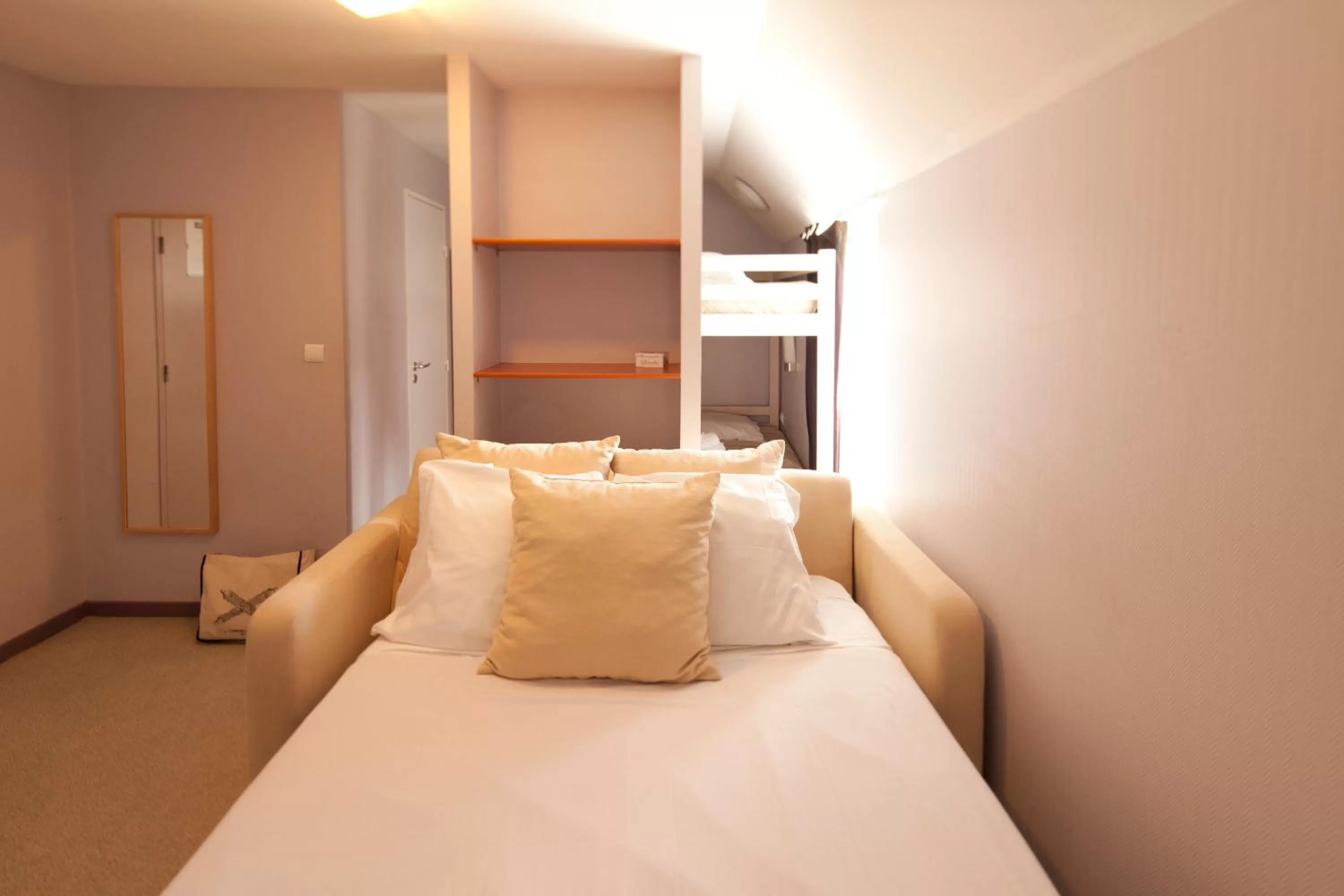 Living room in Villa Mariale by Popinns