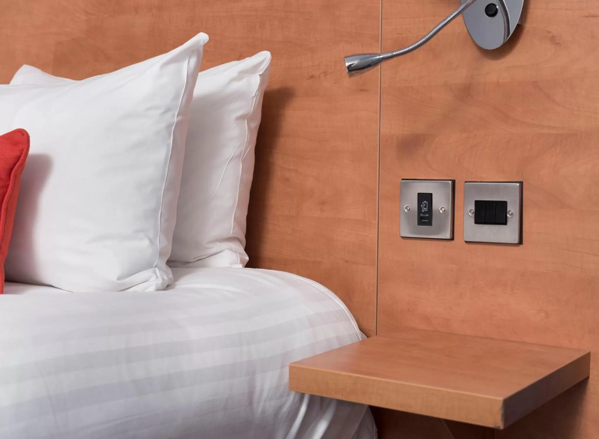 Bed in Holiday Inn Express Birmingham Star City by IHG