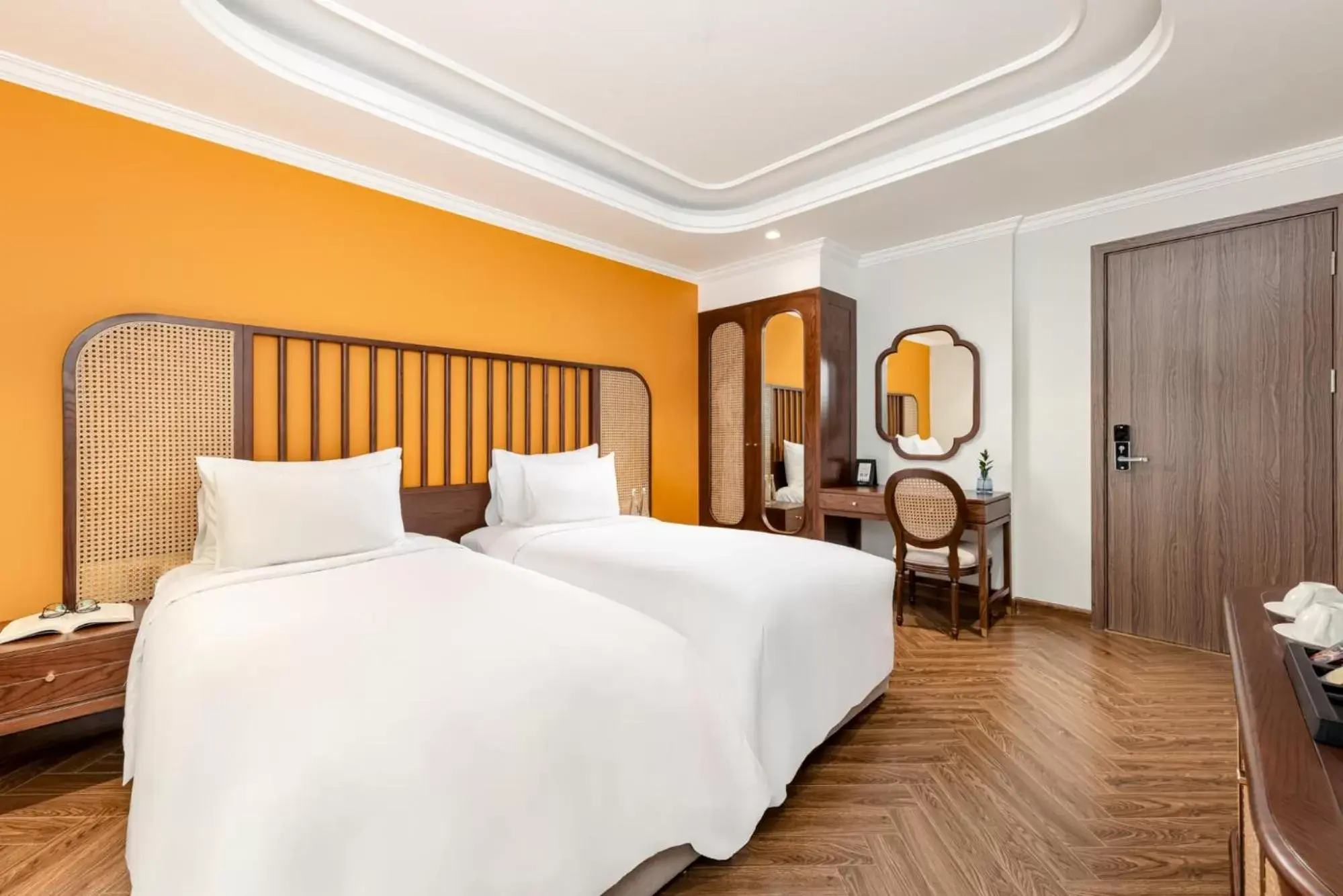 Executive Deluxe Twin in La Siesta Classic Hang Thung Executive Deluxe Twin in La Siesta Classic Hang Thung