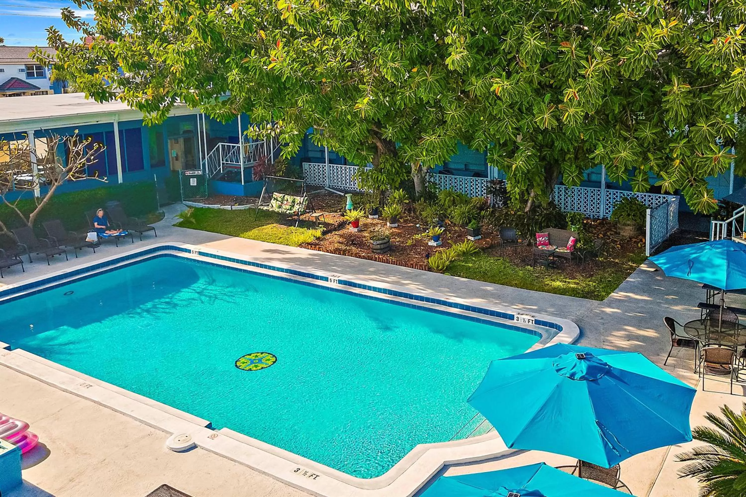 Pool view in Malibu Resort Motel