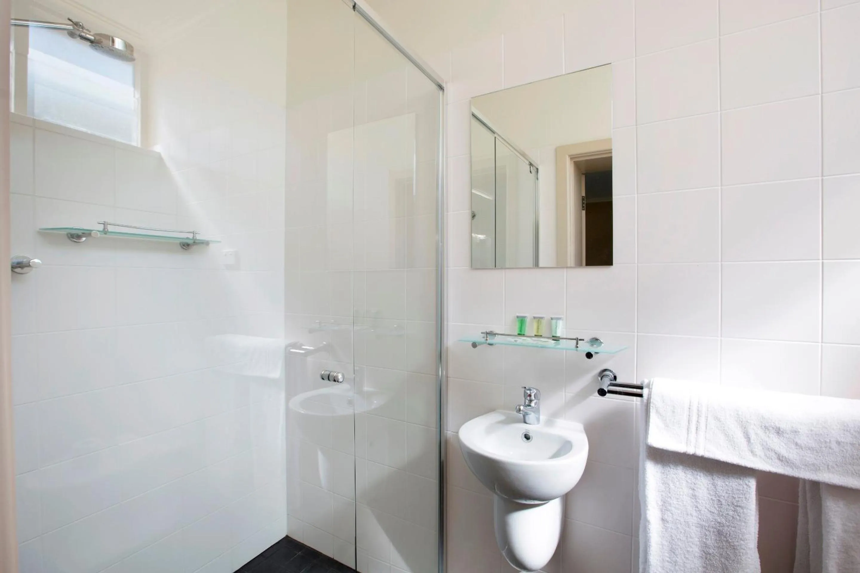 Shower in Links Hotel