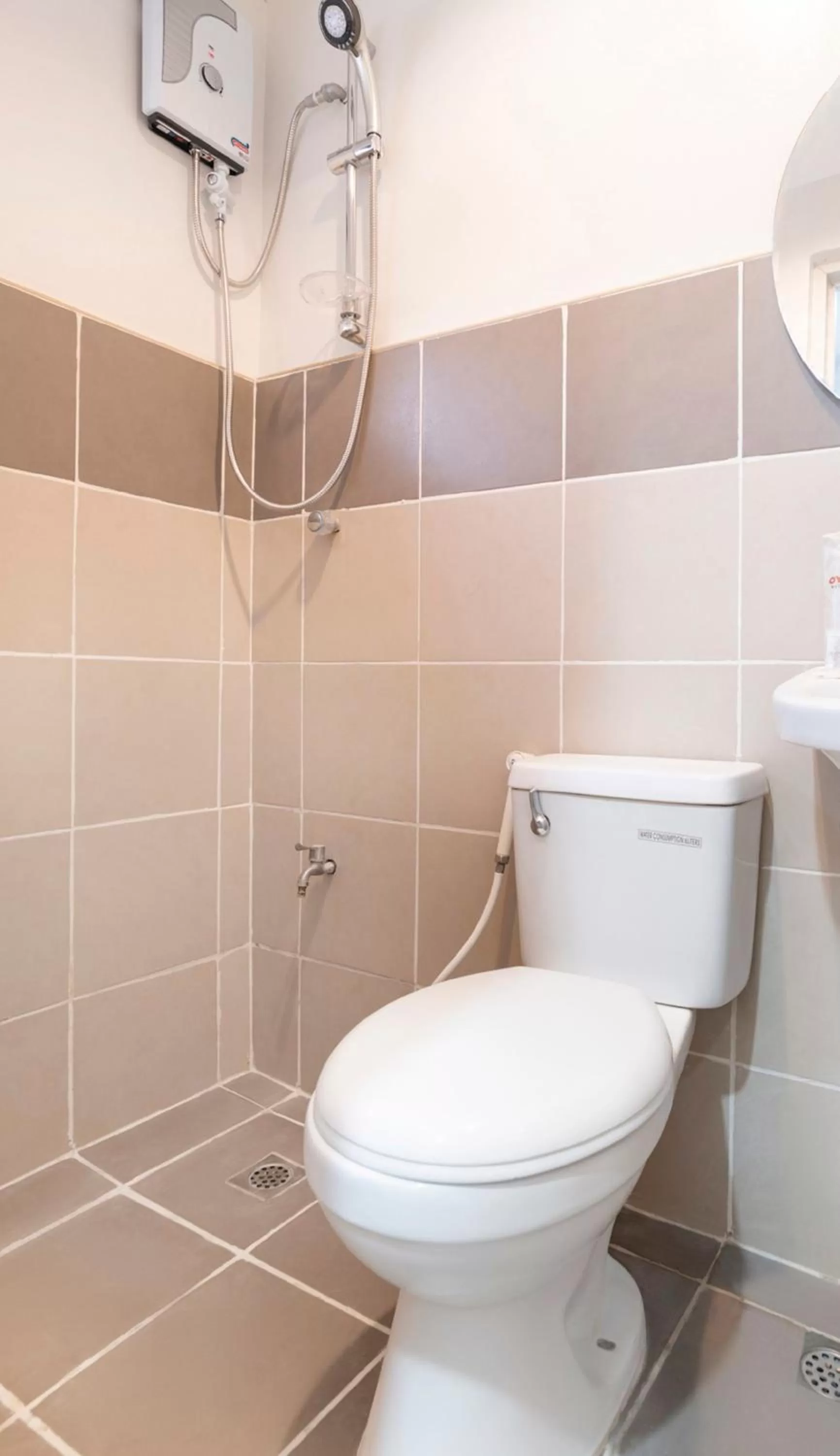 Bedroom, Bathroom in ELTI DORMITEL by BLUEBOOKERS