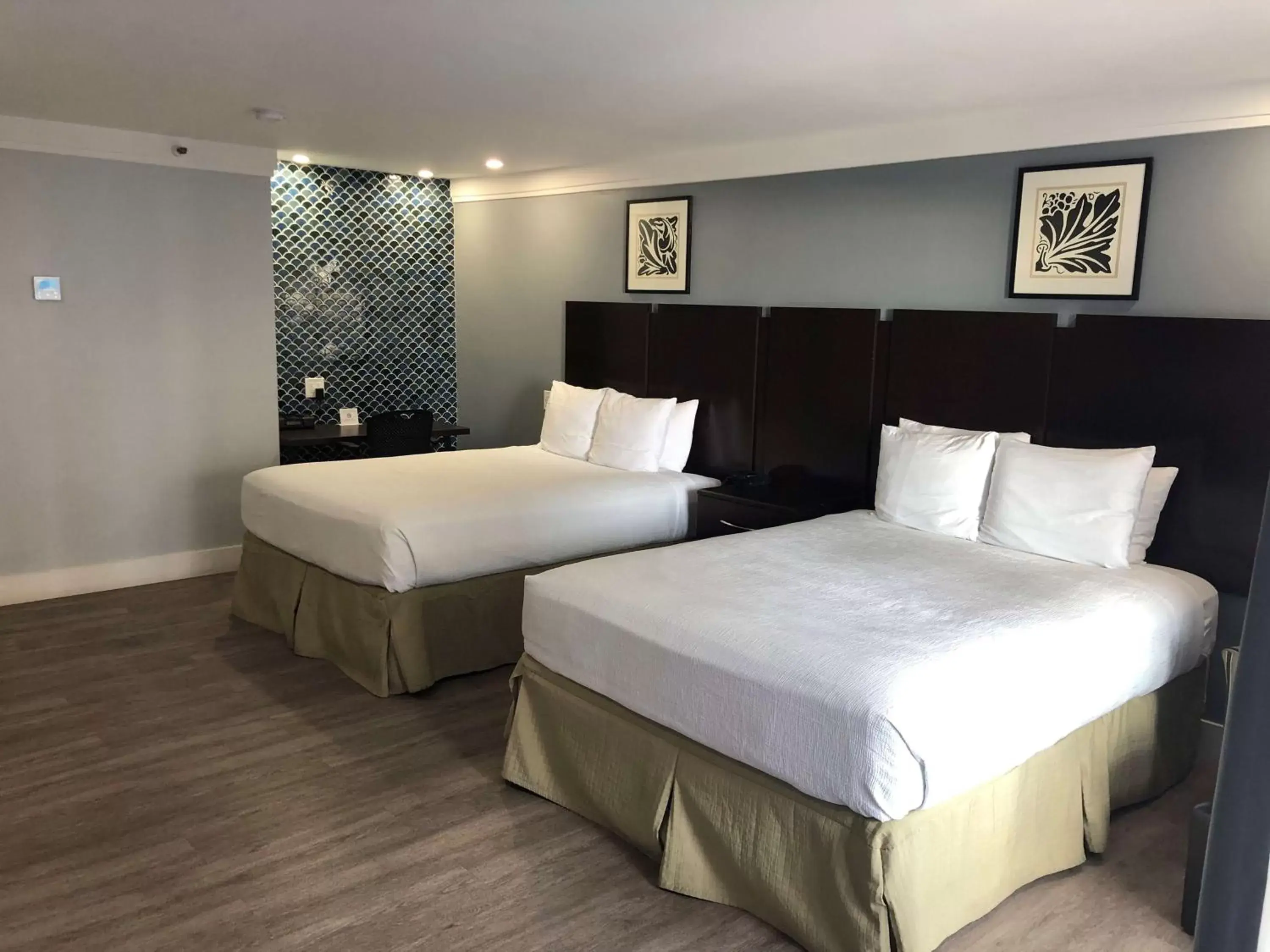 Queen Room with Two Queen Beds - Non-Smoking in Best Western Plus Dana Point Inn-by-the-Sea Queen Room with Two Queen Beds - Non-Smoking in Best Western Plus Dana Point Inn-by-the-Sea