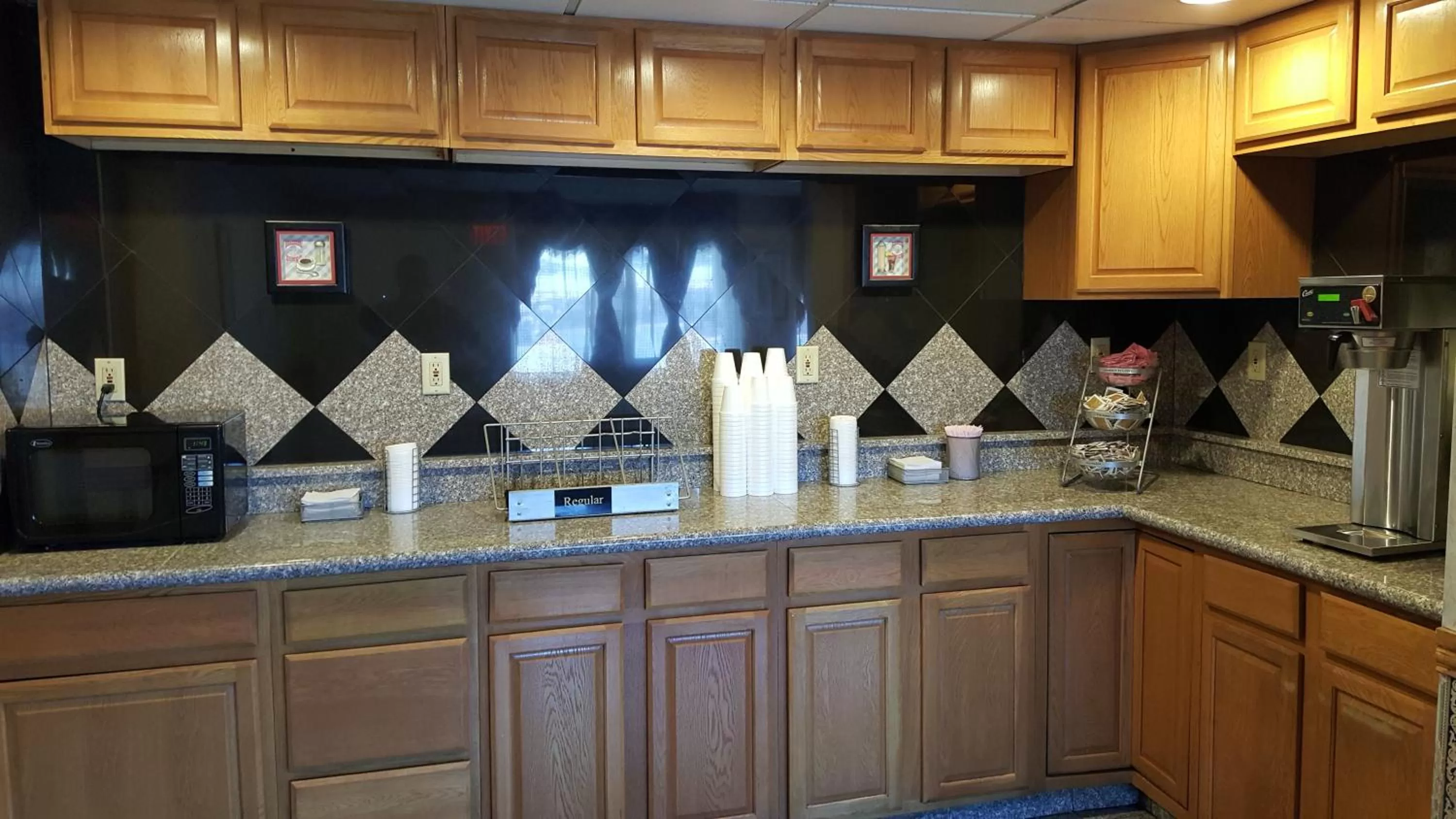 Kitchen or kitchenette in Motel 6-El Paso, TX - West