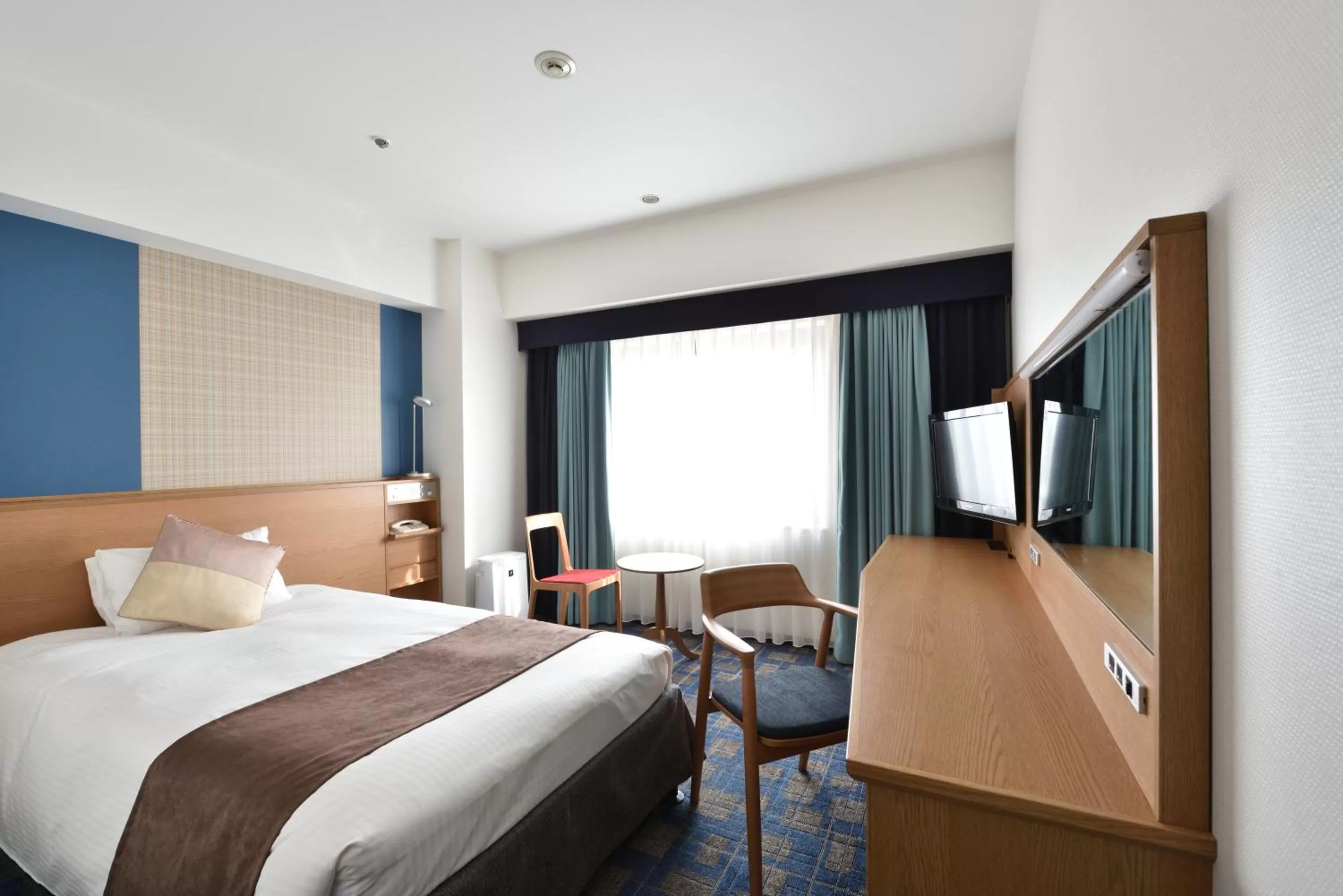 Photo of the whole room, Bed in Hotel Granvia Hiroshima