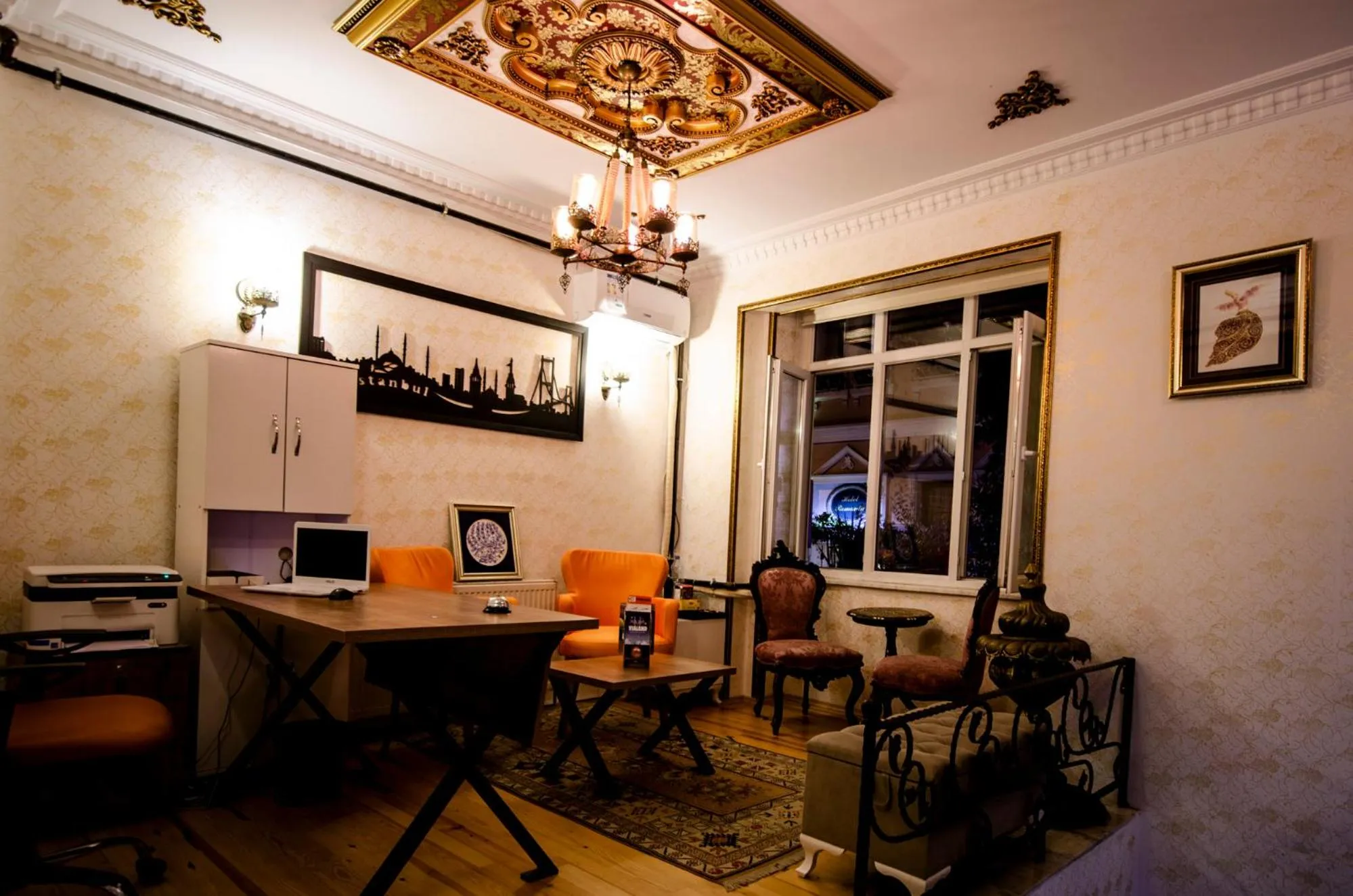 Living room in Paris Garden Hotel Istanbul