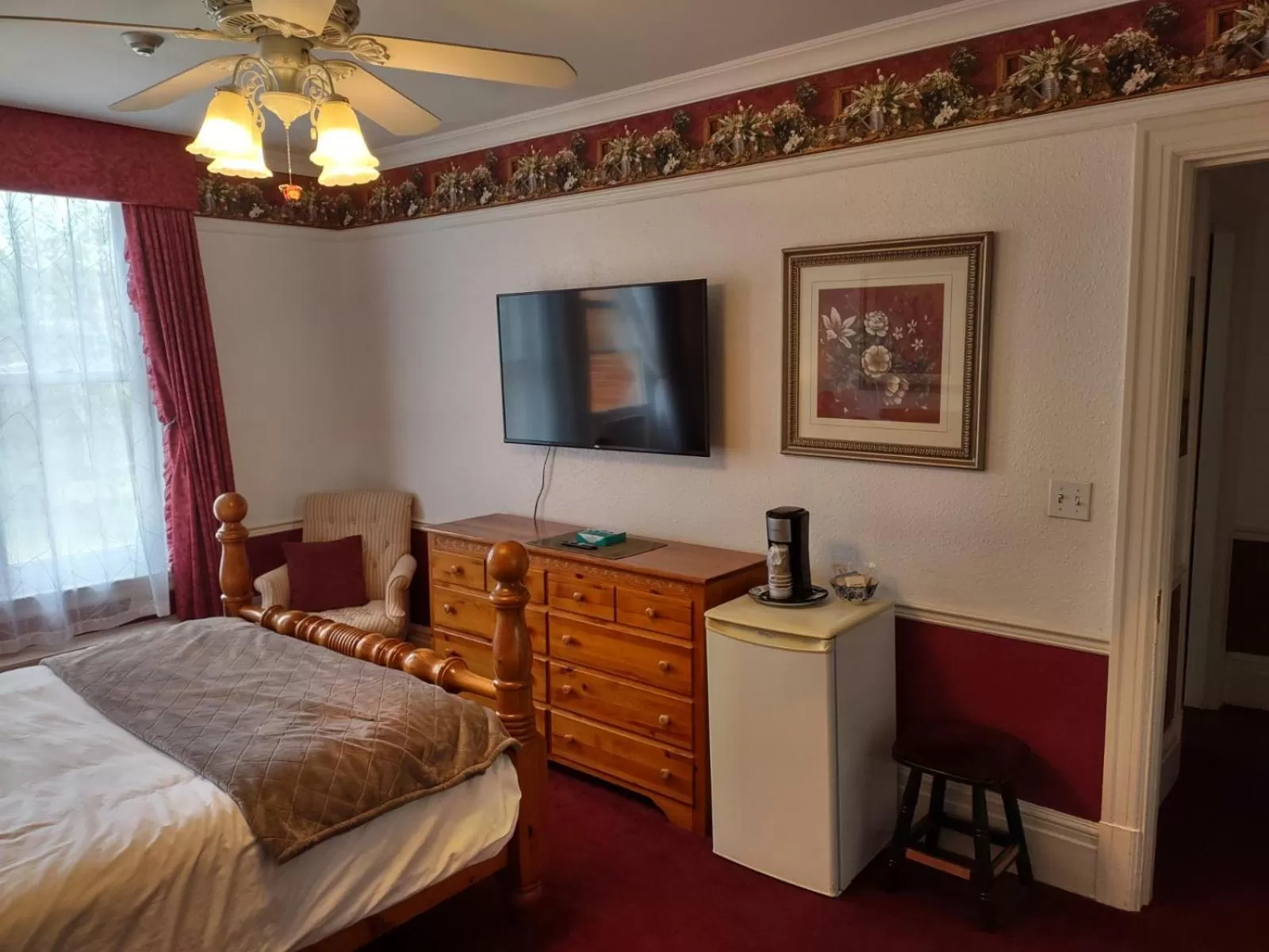 TV and multimedia, Bed in The King George Inn