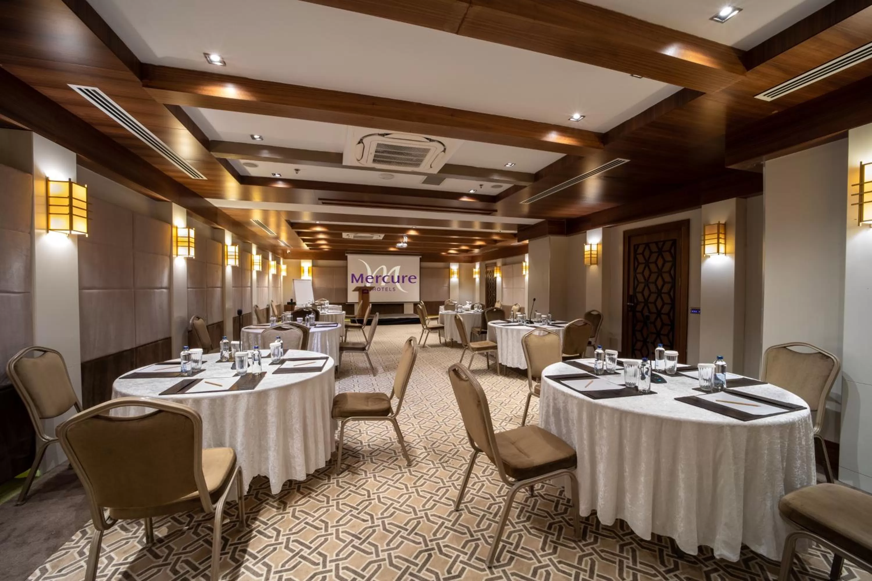 Meeting/conference room in Mercure Istanbul Bomonti