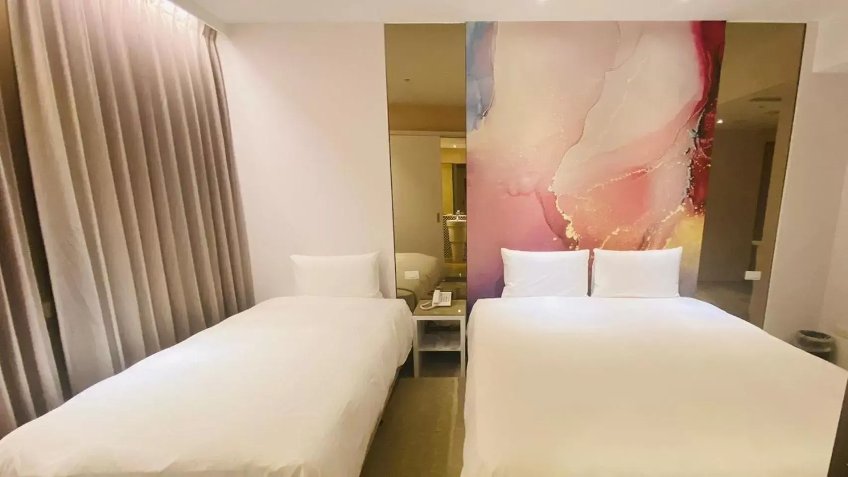 Triple Room with Bath (No Window) in Artinn藝築文旅-台北站前館 Triple Room with Bath (No Window) in Artinn藝築文旅-台北站前館