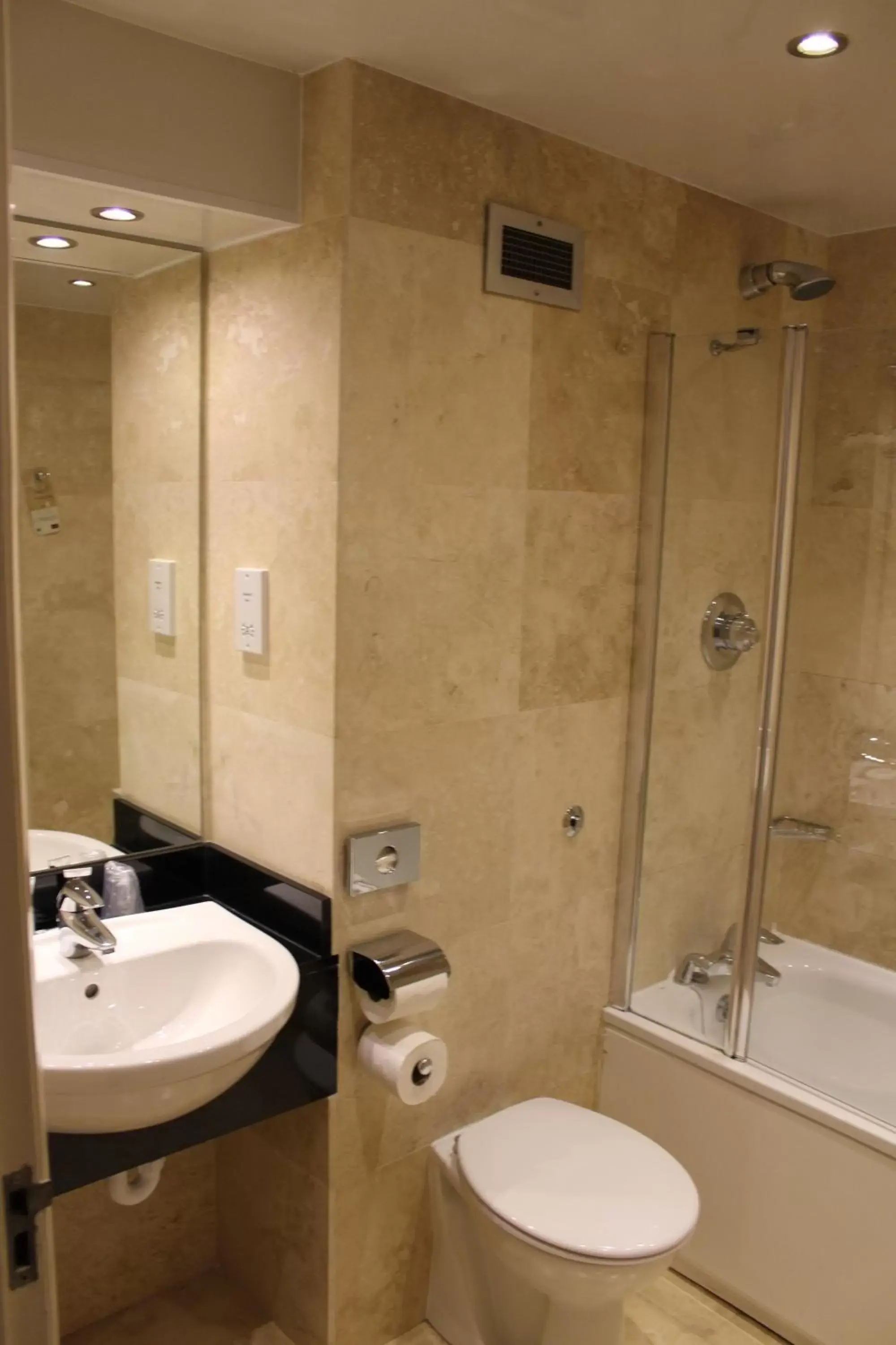 Privilege King Room in Mercure Newcastle George Washington Hotel Golf & Spa Privilege King Room in Mercure Newcastle George Washington Hotel Golf & Spa