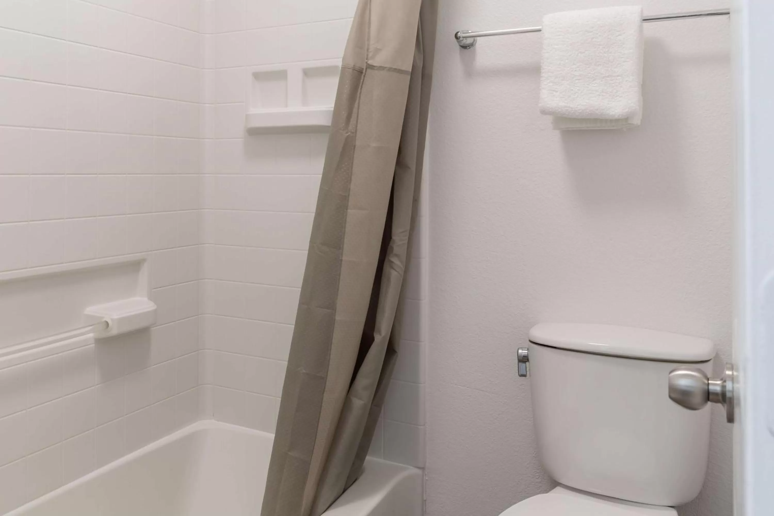 Bathroom in Motel 6-Bryan, TX - University Area