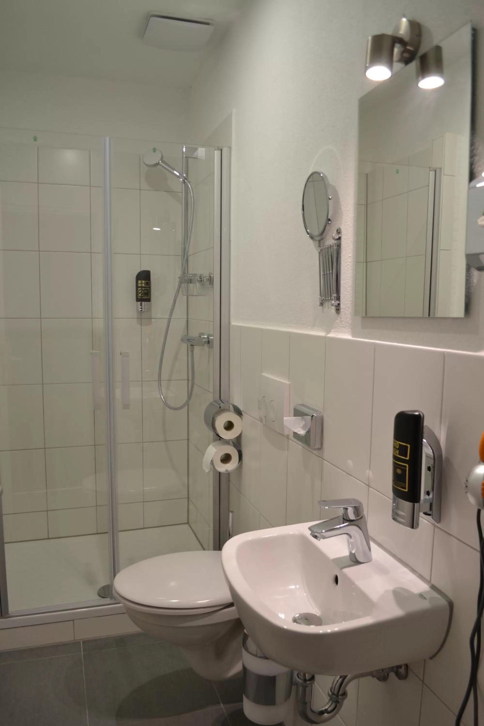 Shower in Platia - rooms