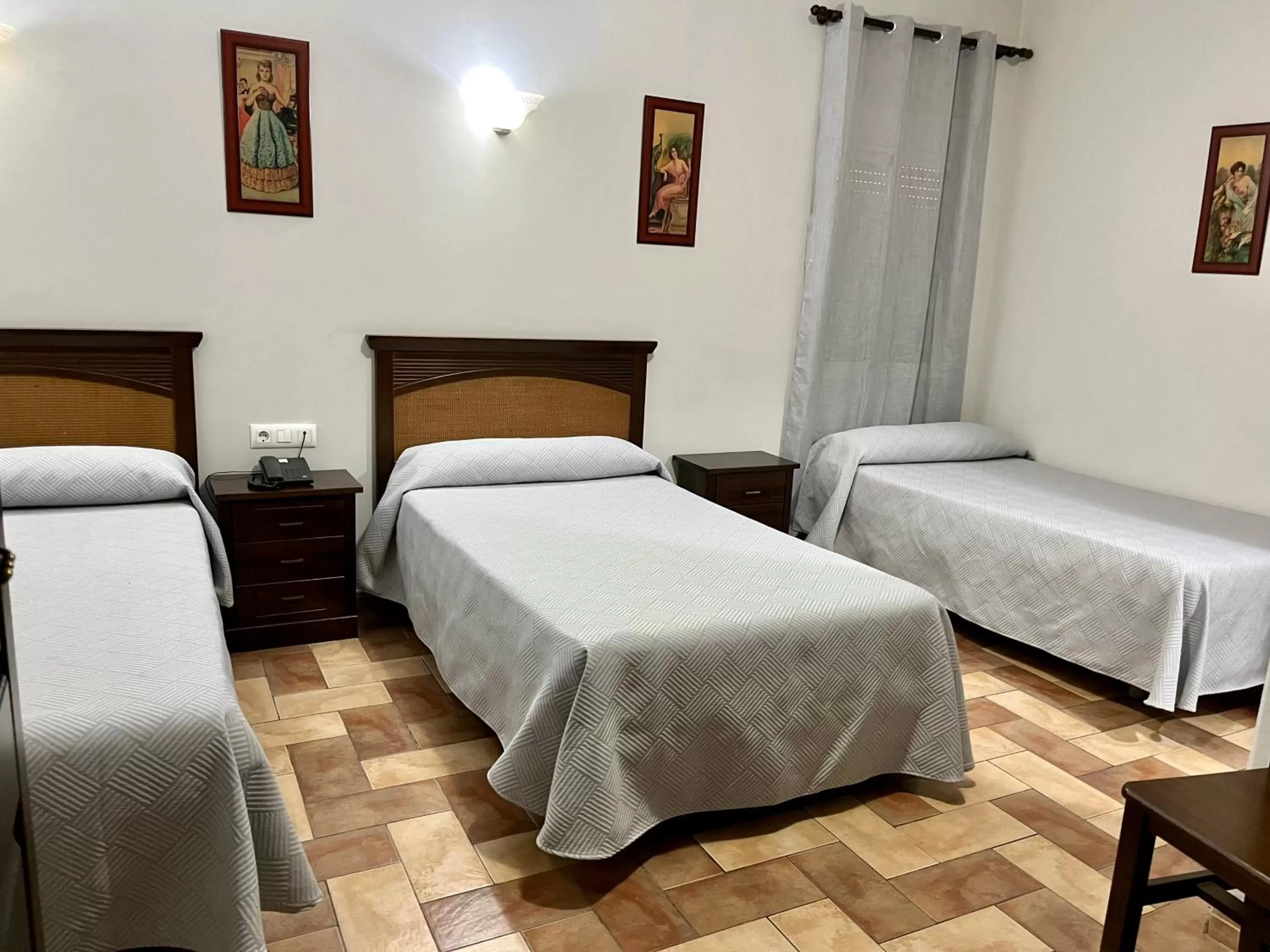 Photo of the whole room, Bed in Hotel Cervantes