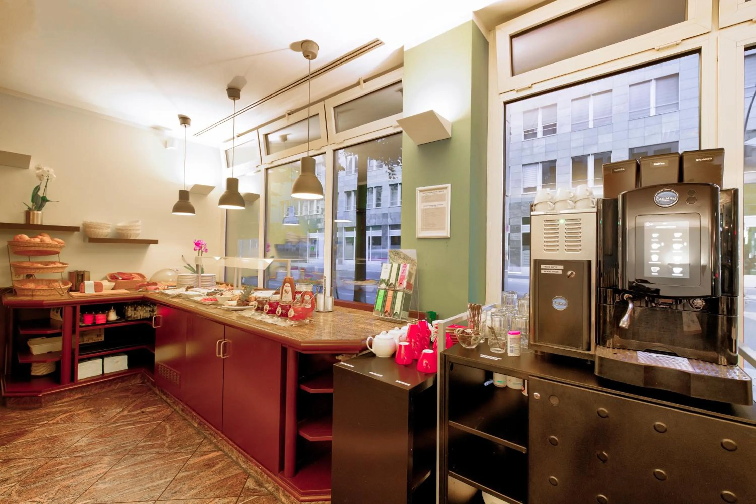 Coffee/tea facilities in Hotel Berlin Mitte by Campanile