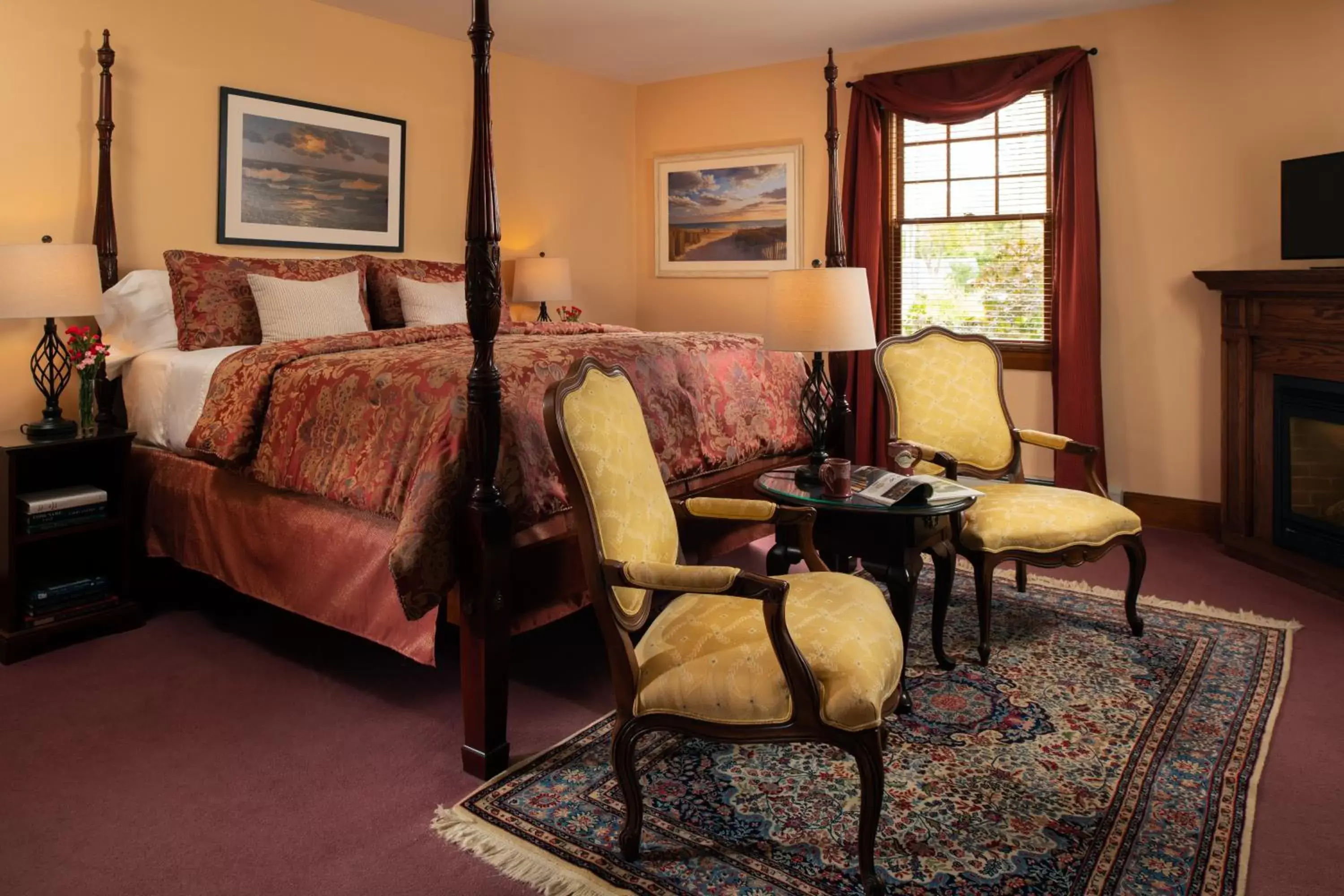 Superior King Room in Palmer House Inn Superior King Room in Palmer House Inn