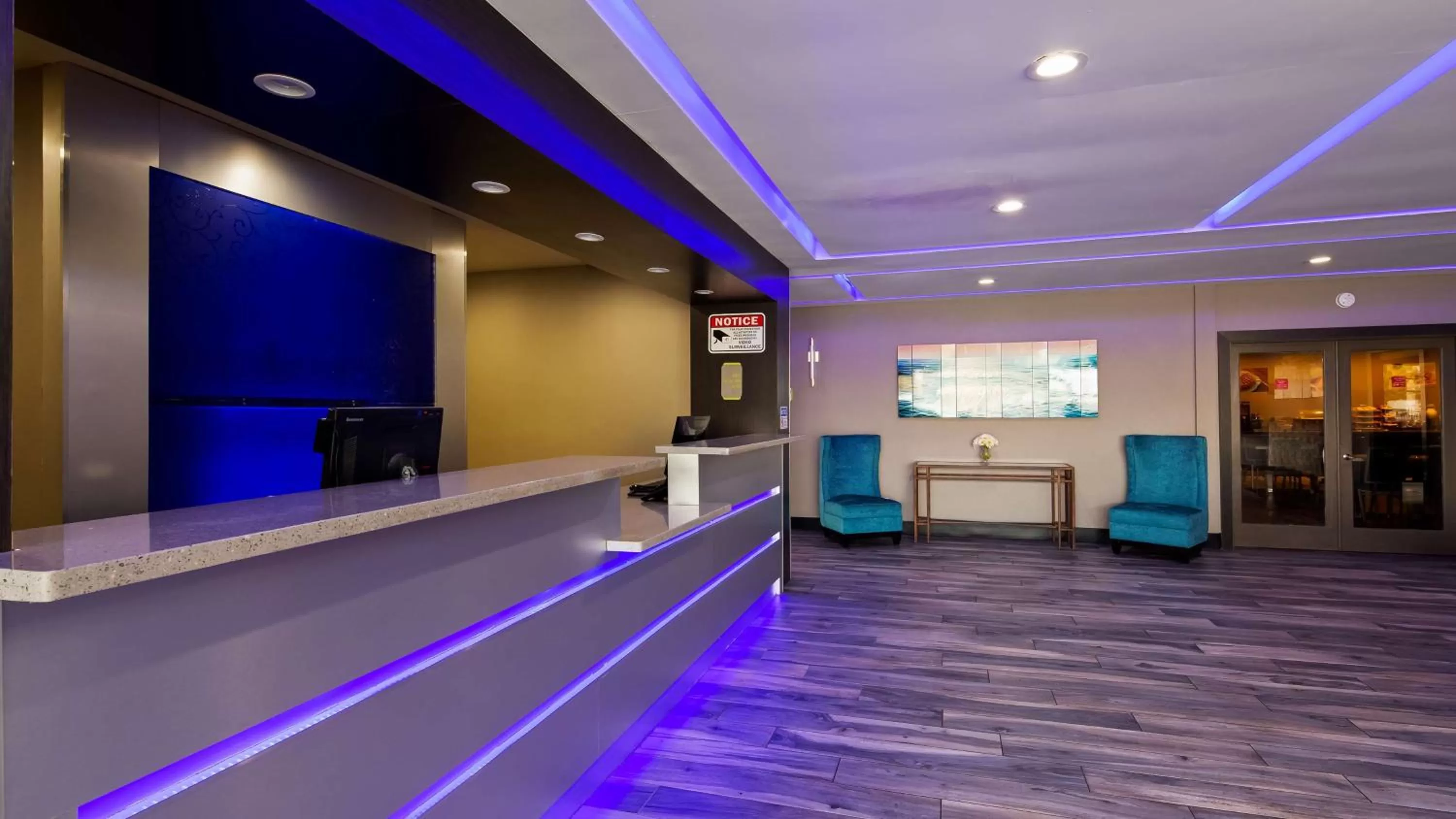 Lobby or reception in SureStay Plus Hotel by Best Western Point Richmond