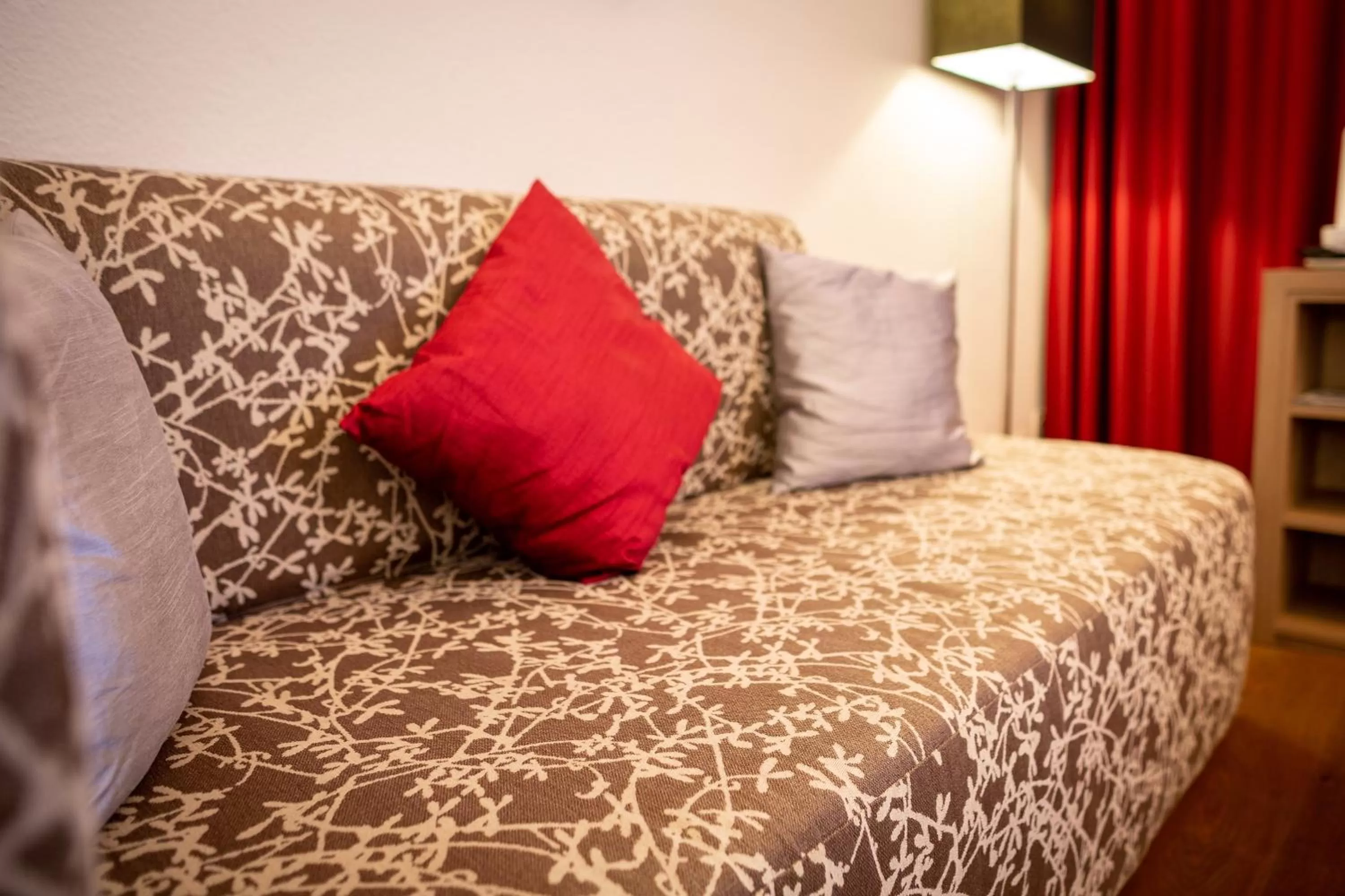 Seating area, Bed in Hotel Alexander