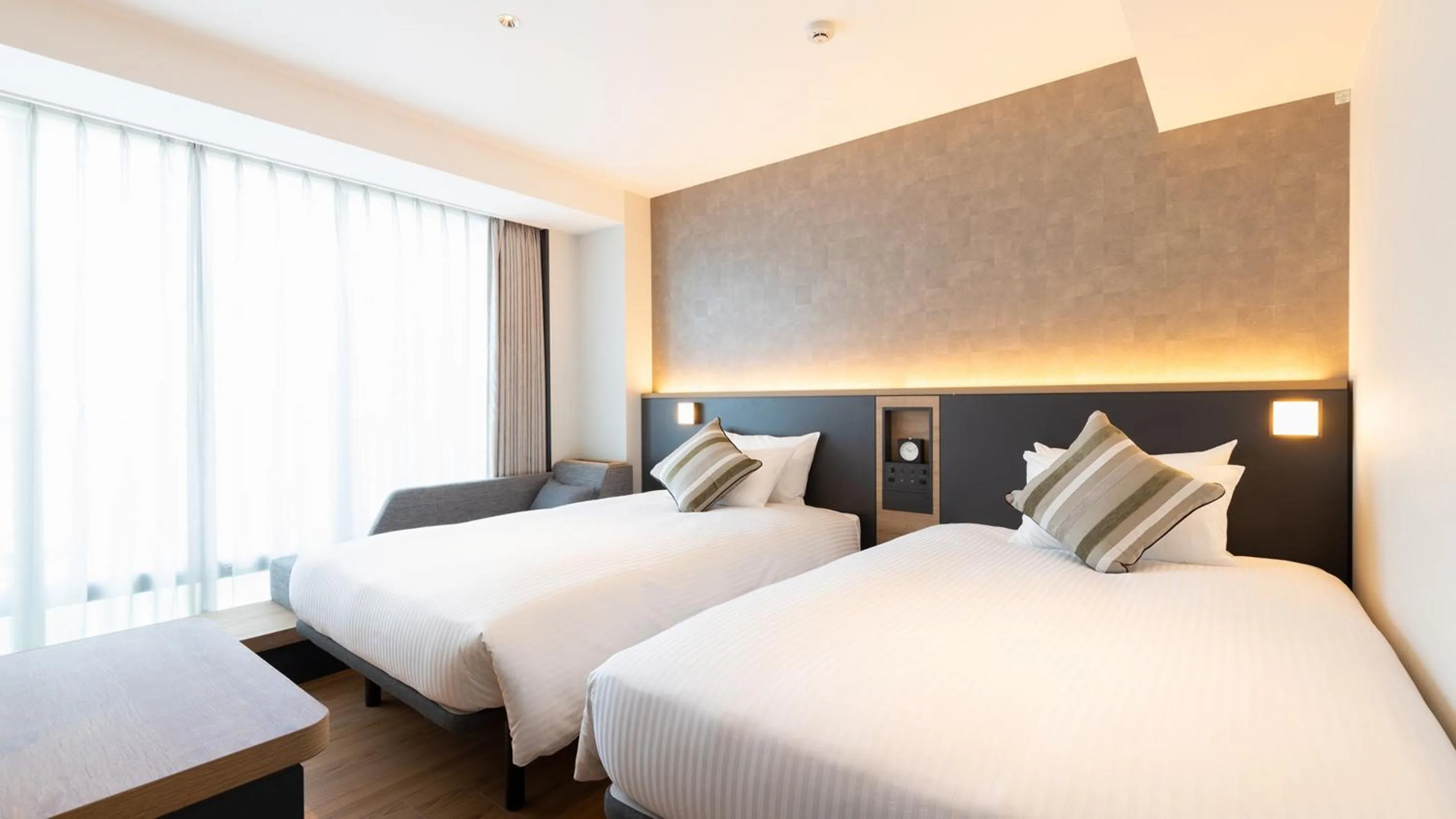 Bed in JR-East Hotel Mets Yokohama