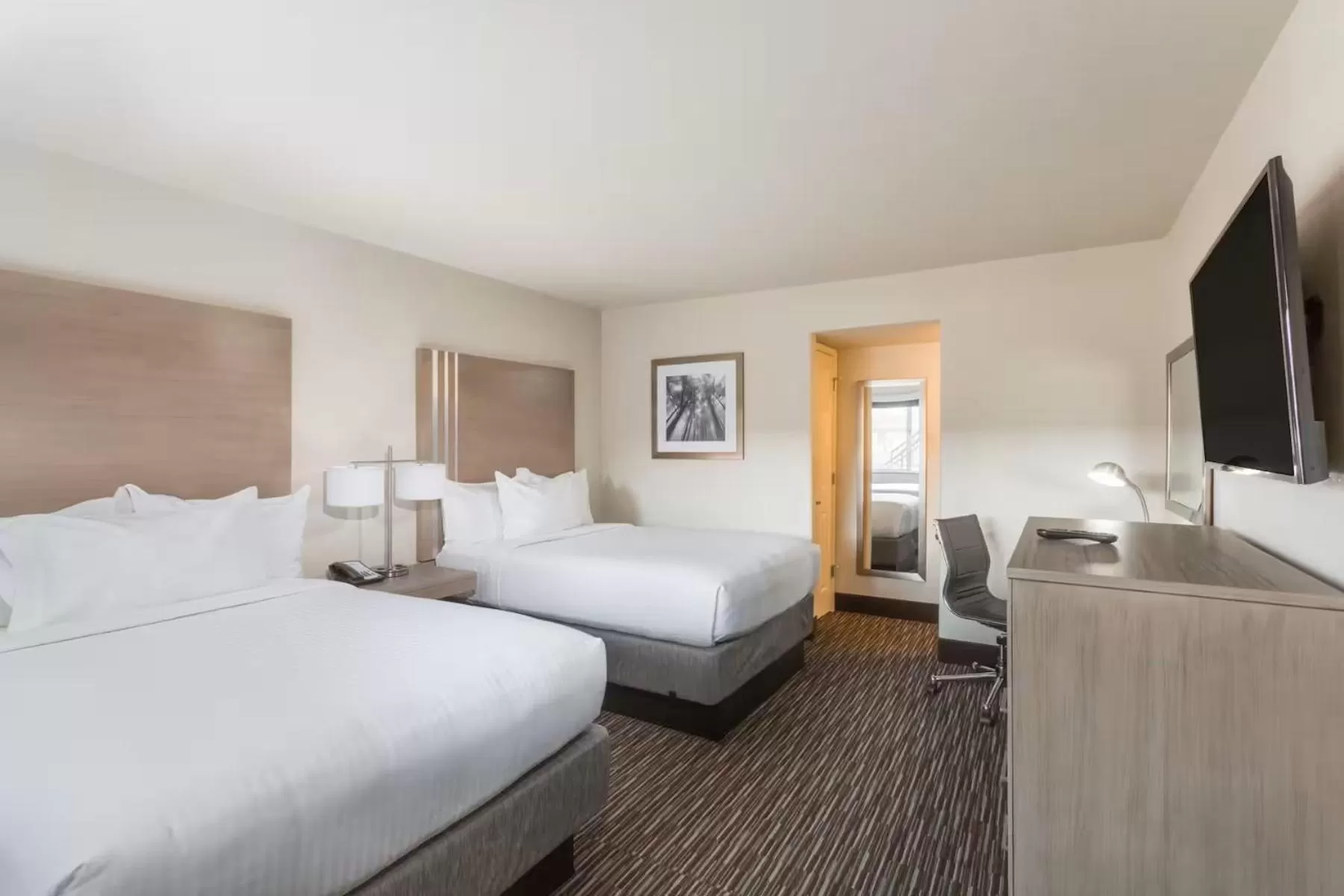 Bed in Days Inn by Wyndham Yosemite Area