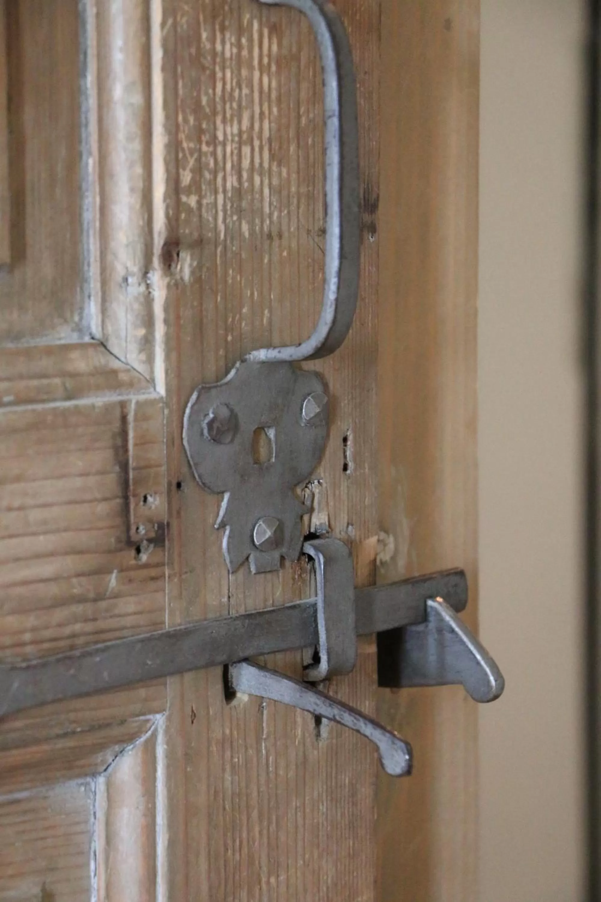Decorative detail in Hostellerie de Genève