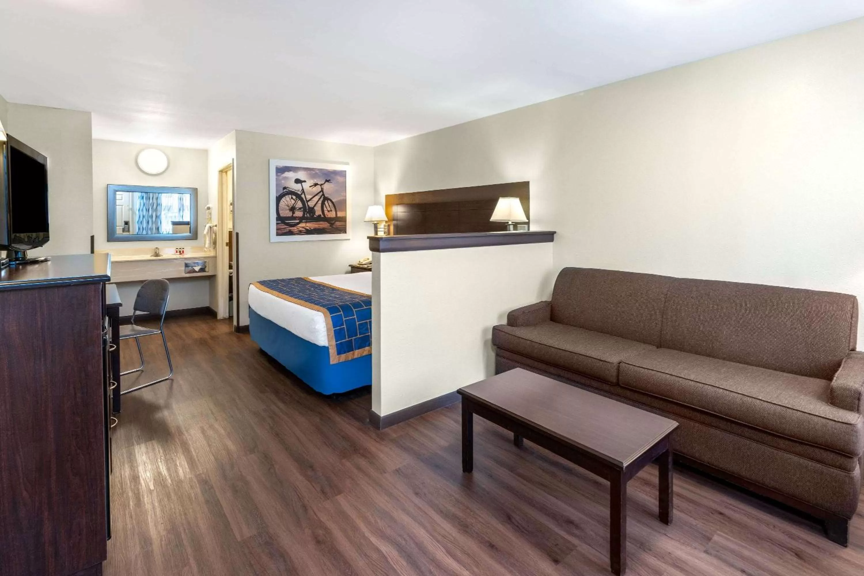 Photo of the whole room in Days Inn by Wyndham Grants