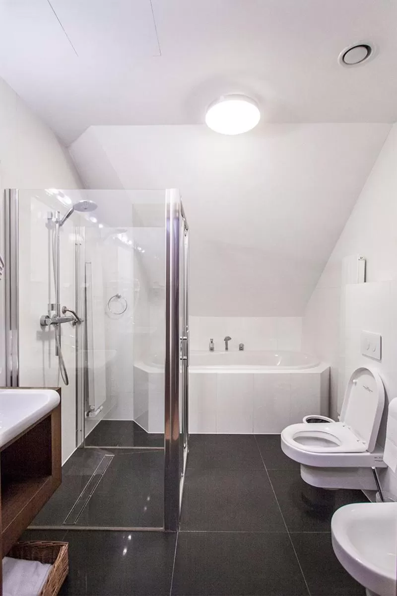 Shower in Chochołowy Dwór