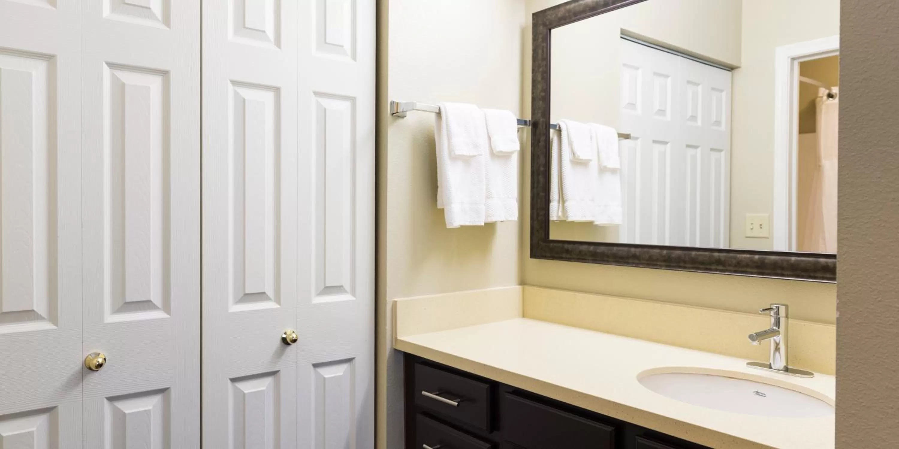 Photo of the whole room in Staybridge Suites Fargo by IHG