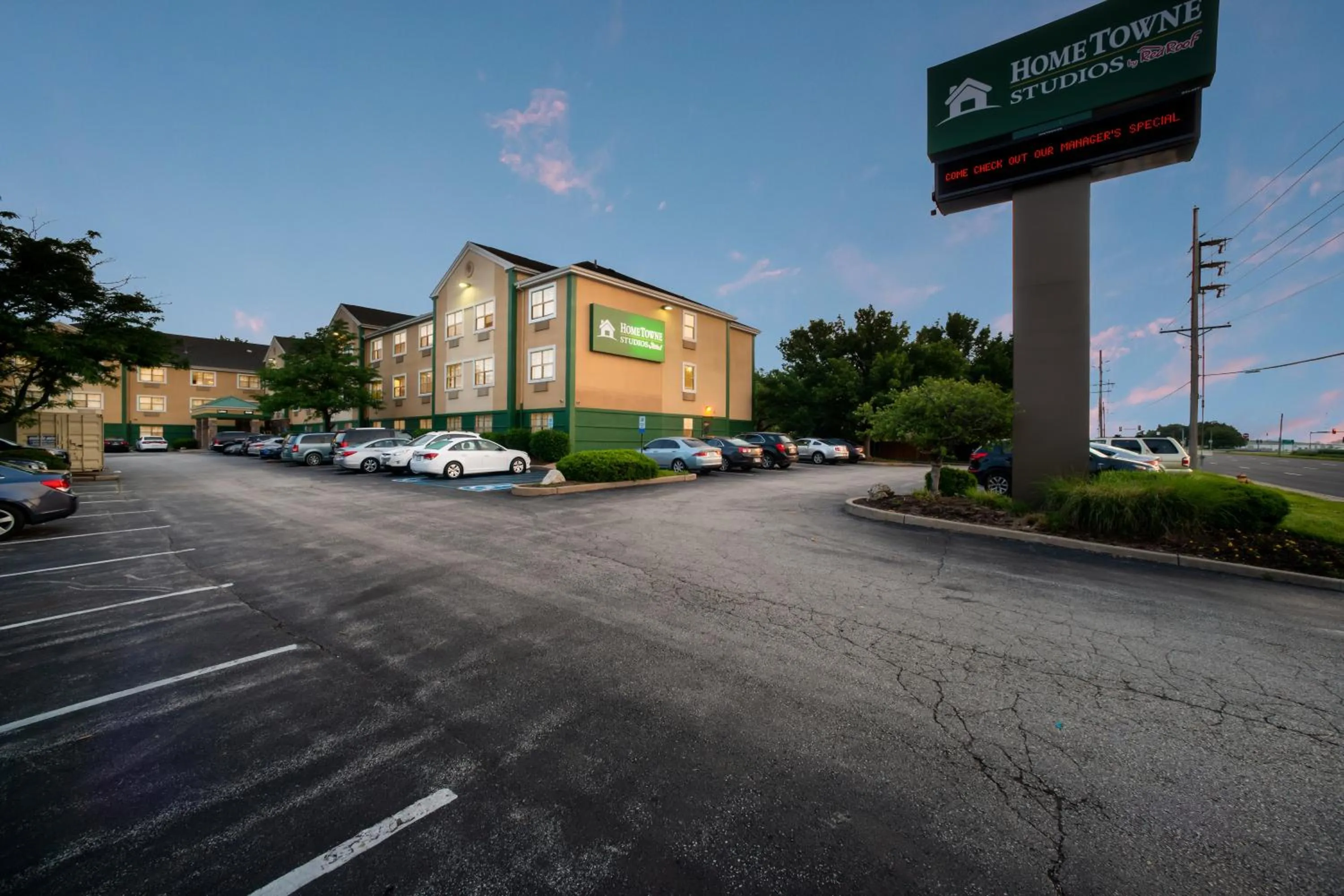 Property building in HomeTowne Studios by Red Roof St. Louis - Airport/N Lindbergh