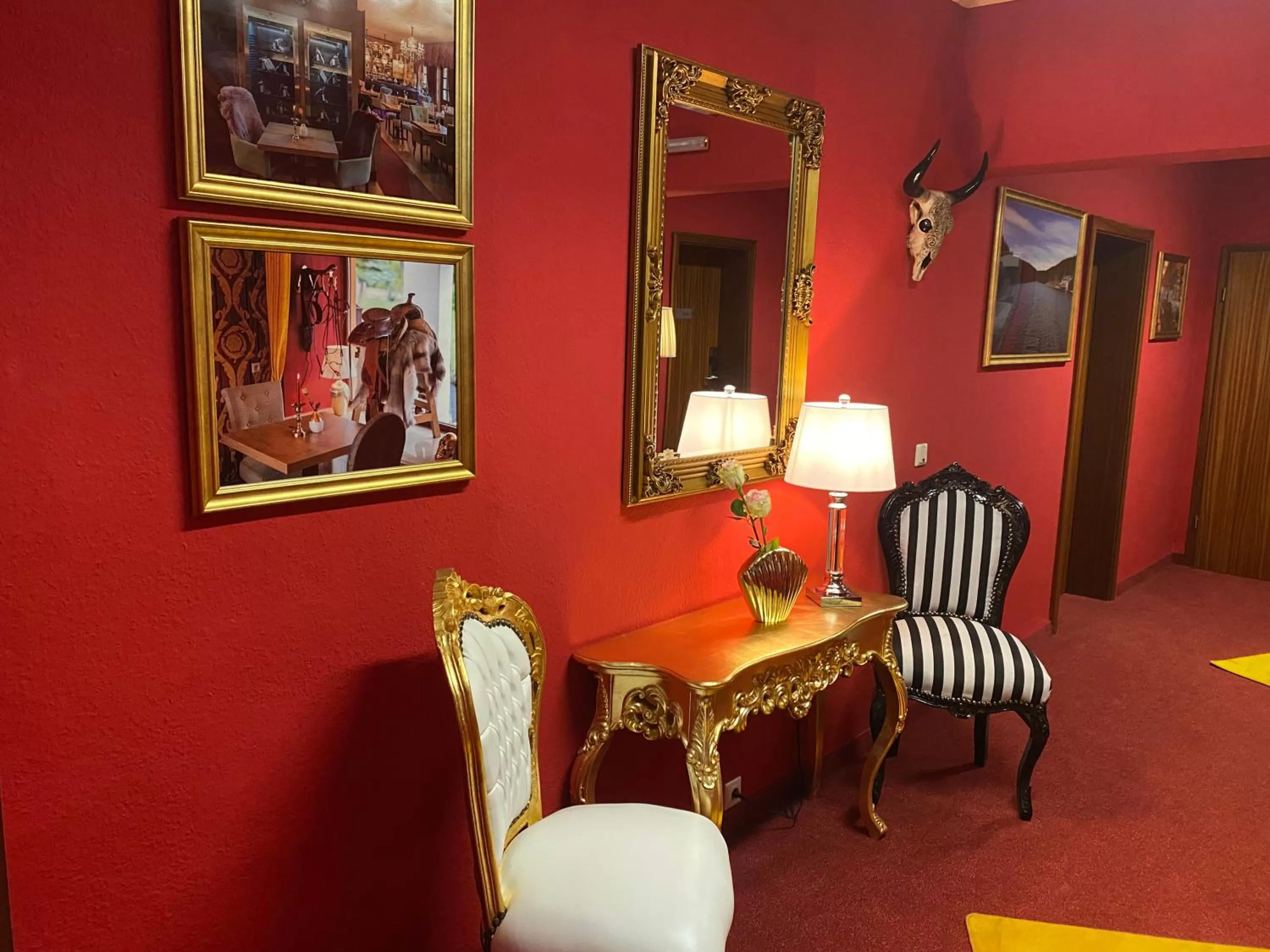 Decorative detail, Seating Area in Riverdam