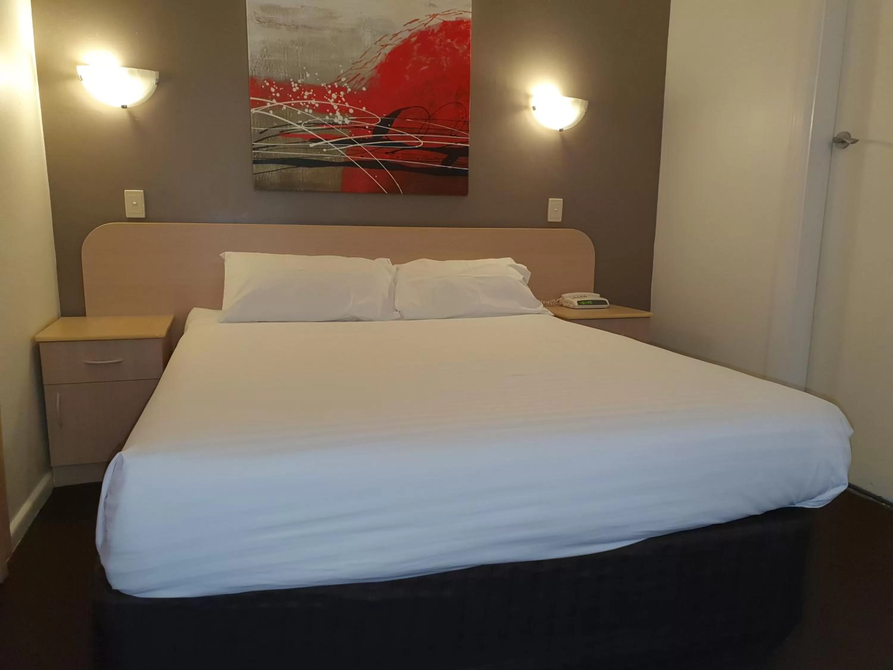 Bed in ibis Styles Broken Hill