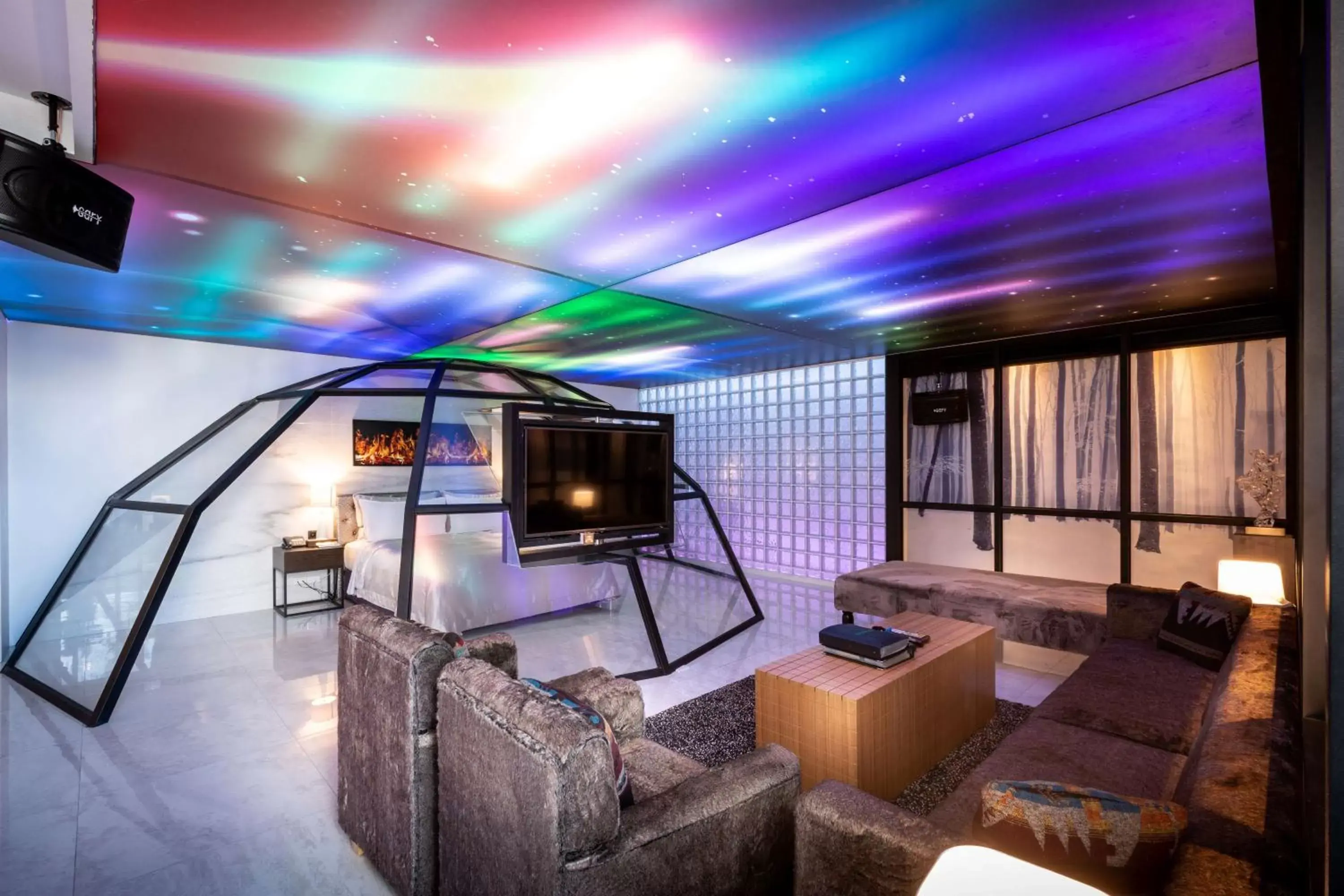 Superior Queen Room with Karaoke facilities and Private Parking in AURORA MOTEL Superior Queen Room with Karaoke facilities and Private Parking in AURORA MOTEL