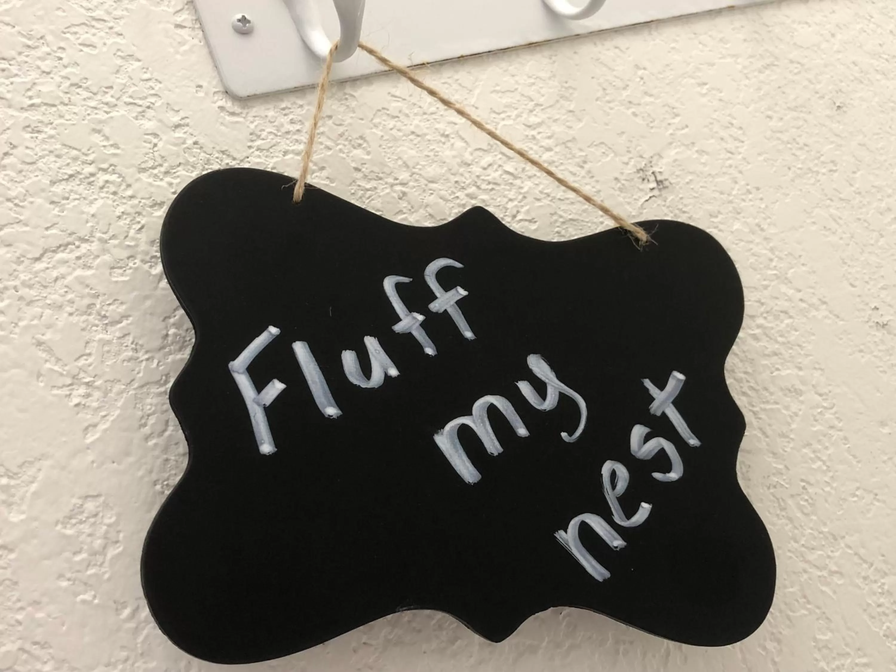 Decorative detail in Cardinal Inn