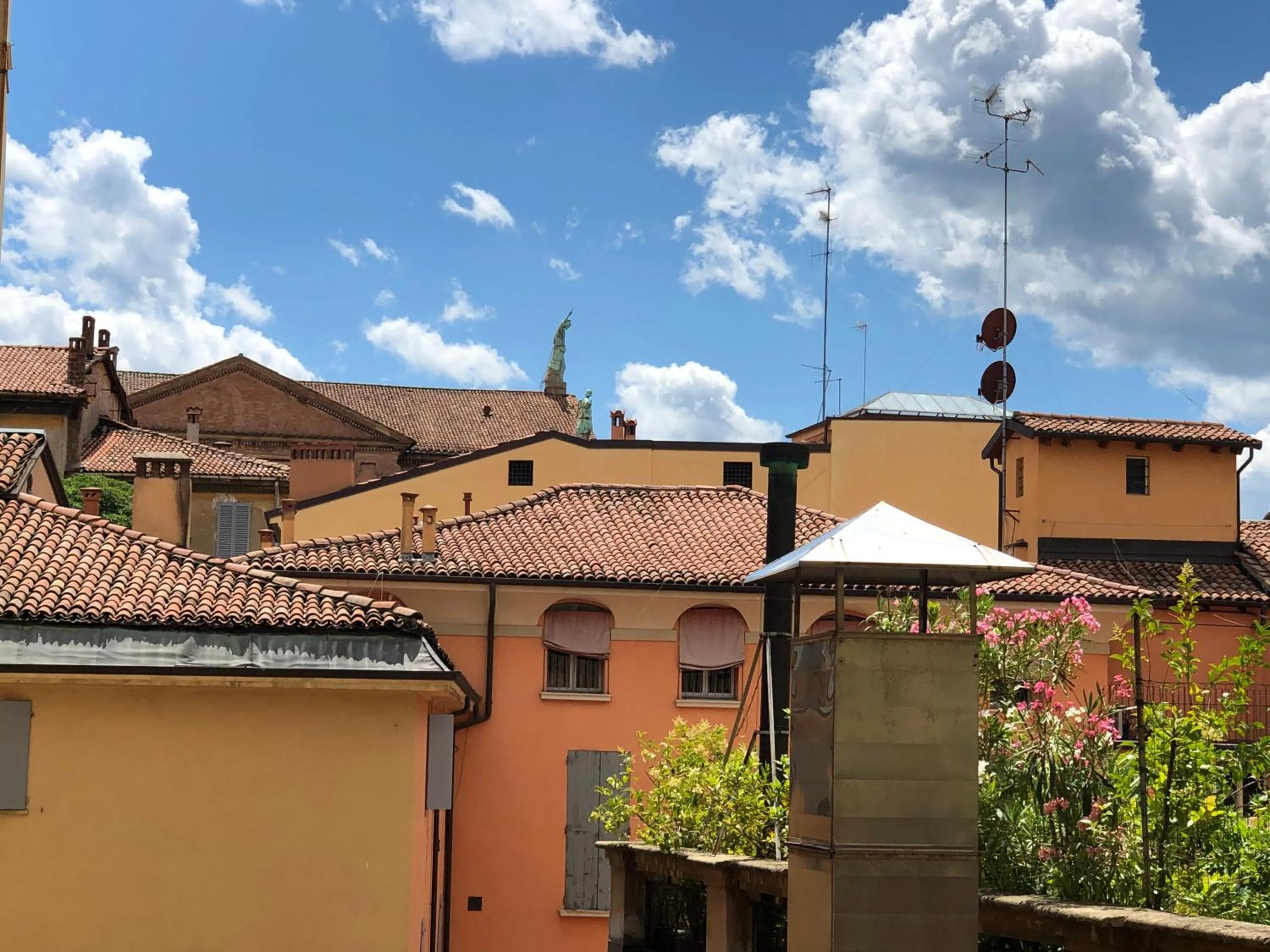 Inner courtyard view in Hotel Panorama Bologna Centro