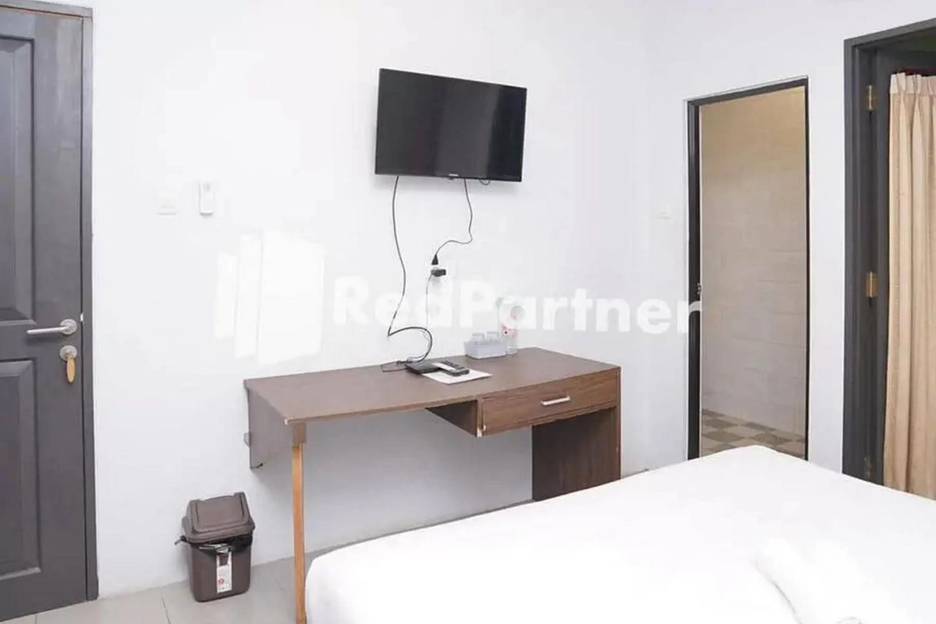 TV and multimedia, Bed in Panorama Inn Residence Batu Redpartner