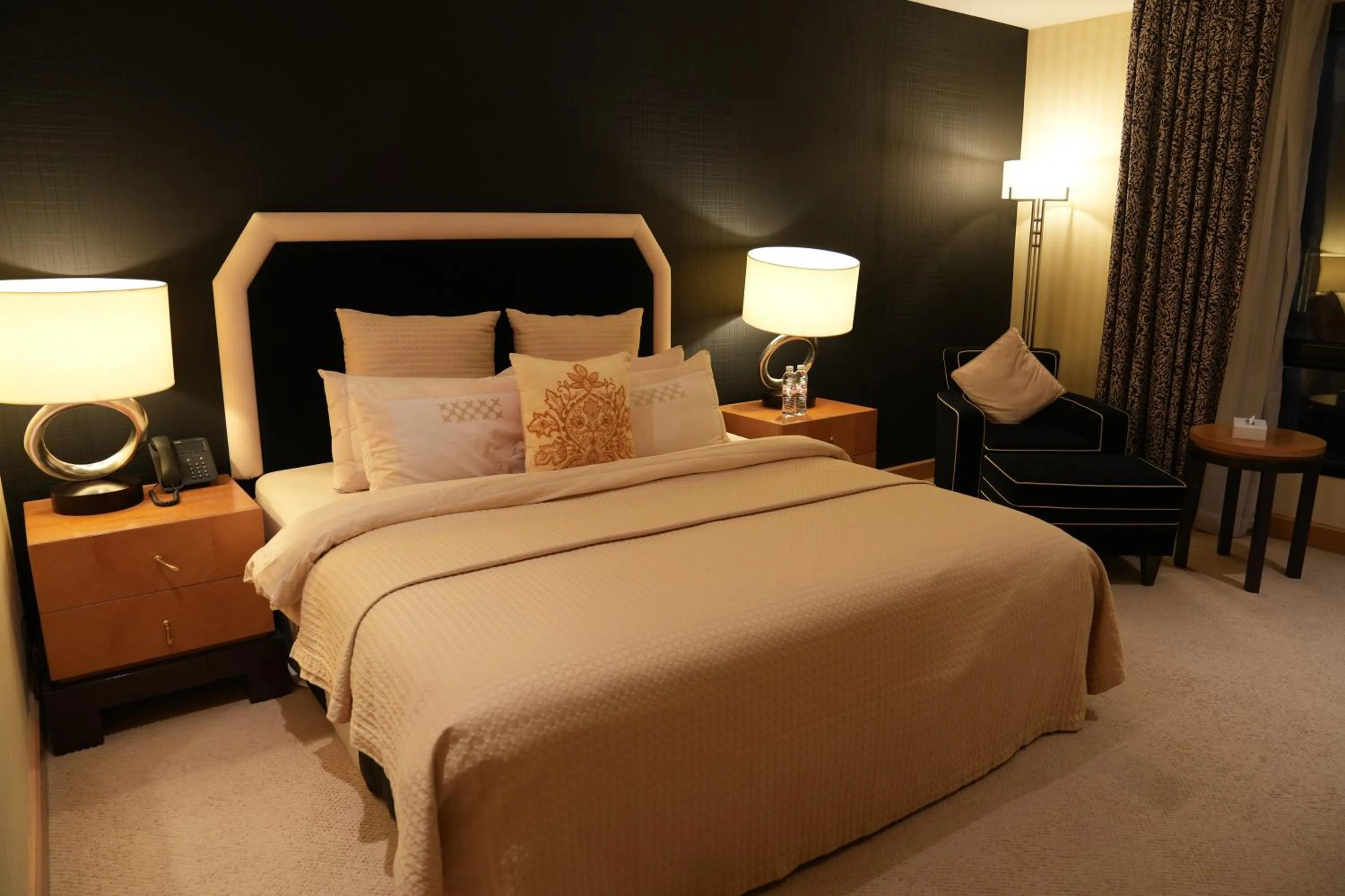 Bed in Millennium Central Kuwait Downtown